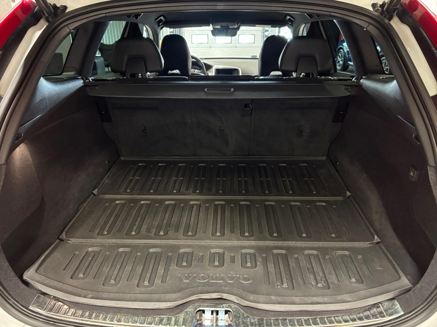 VOLVO XC60 5