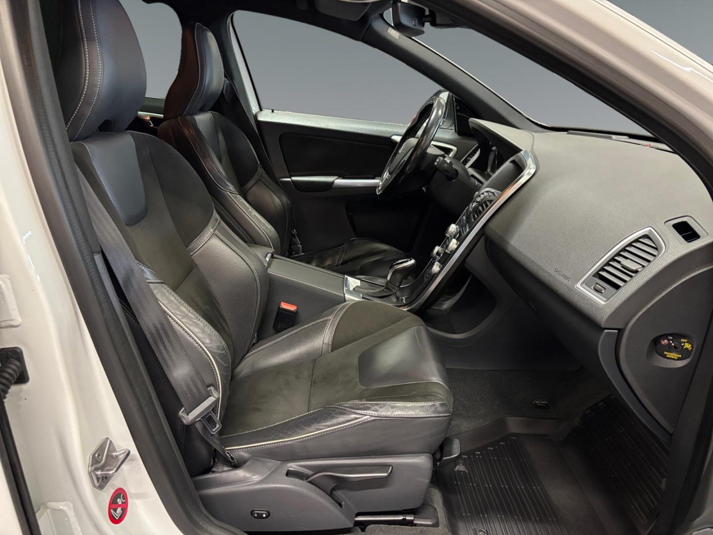 VOLVO XC60 8