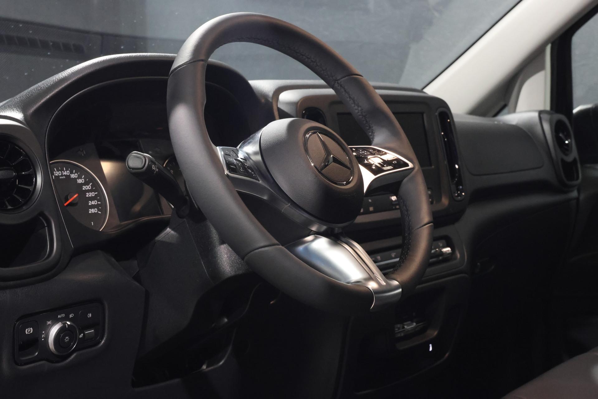 MERCEDES-BENZ Vito 13