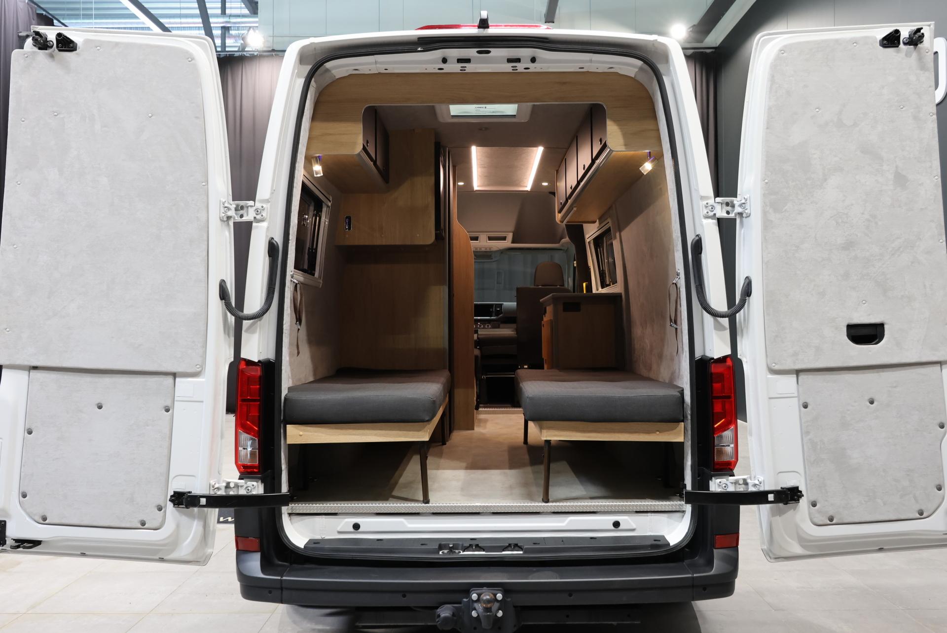 VOLKSWAGEN Crafter 12