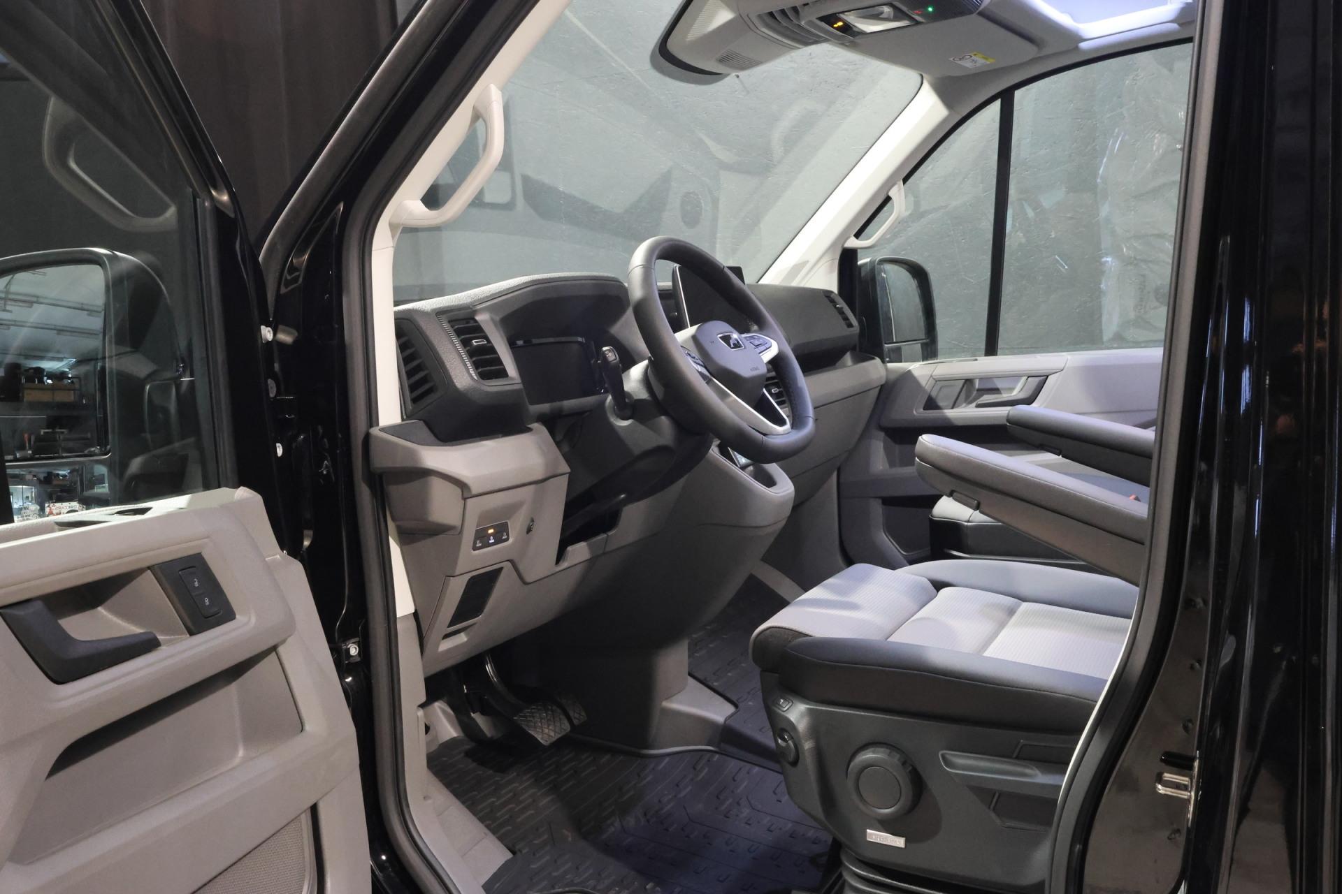 VOLKSWAGEN Crafter 11