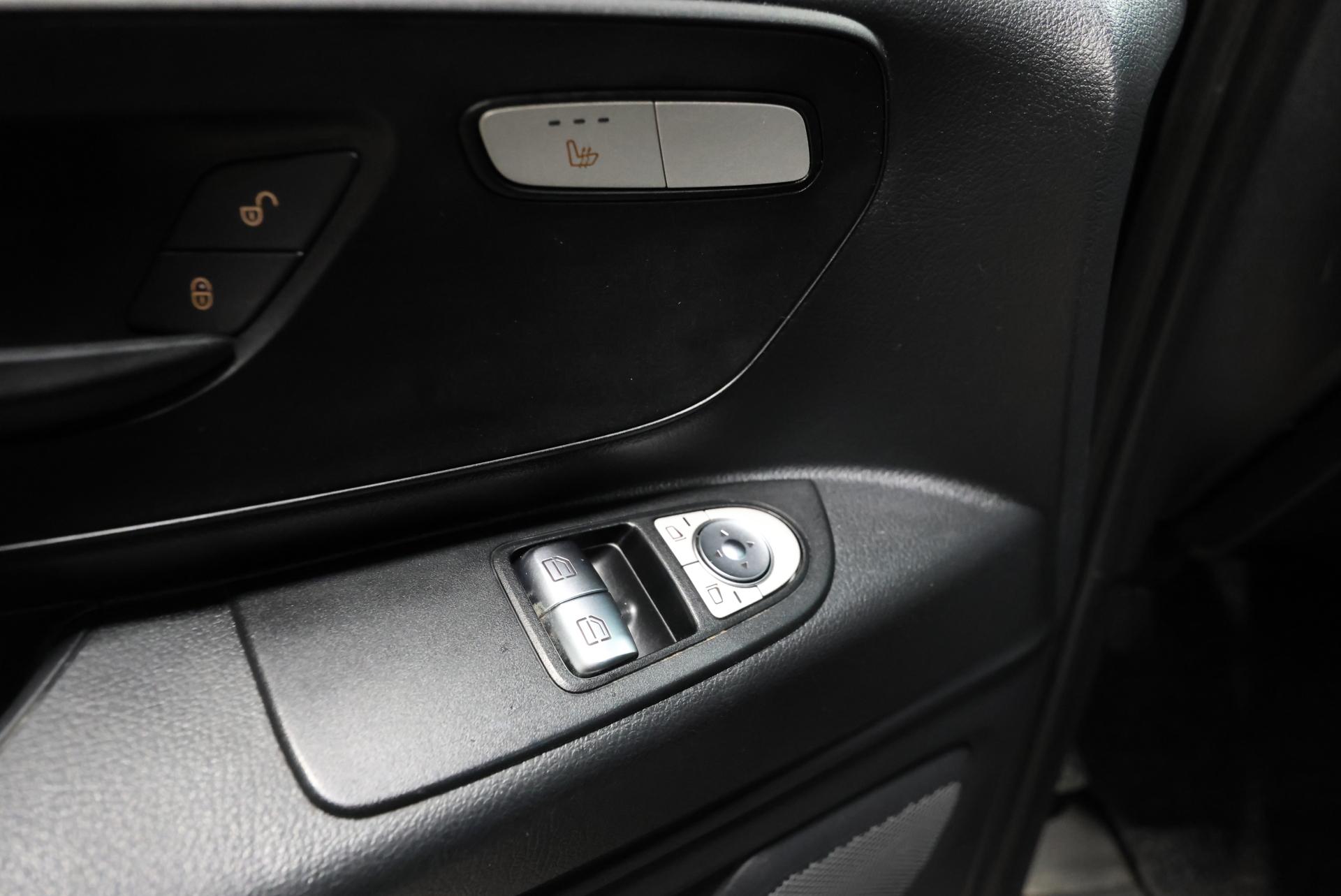 MERCEDES-BENZ Vito 15