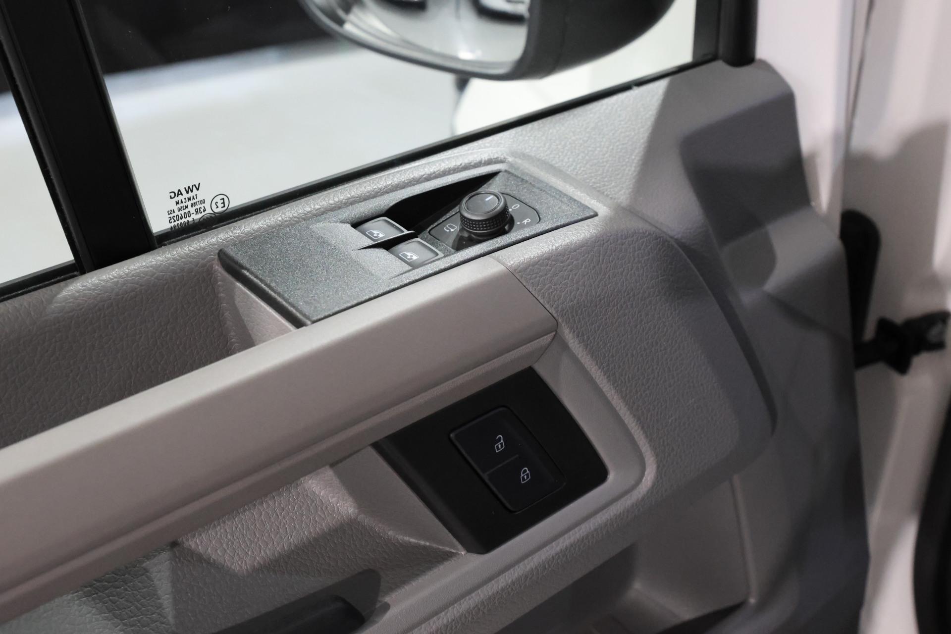 VOLKSWAGEN Crafter 8