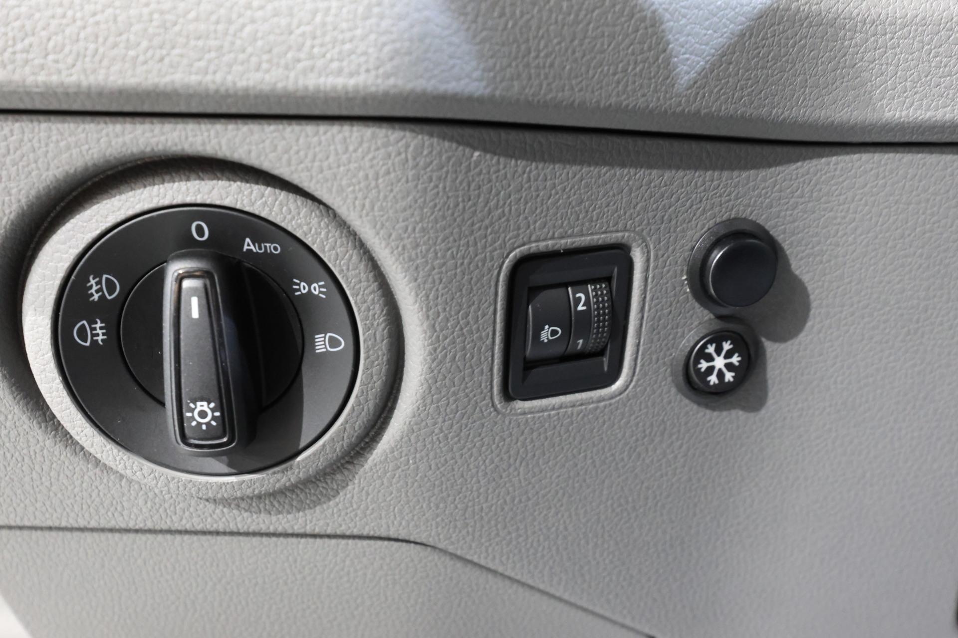 VOLKSWAGEN Crafter 9