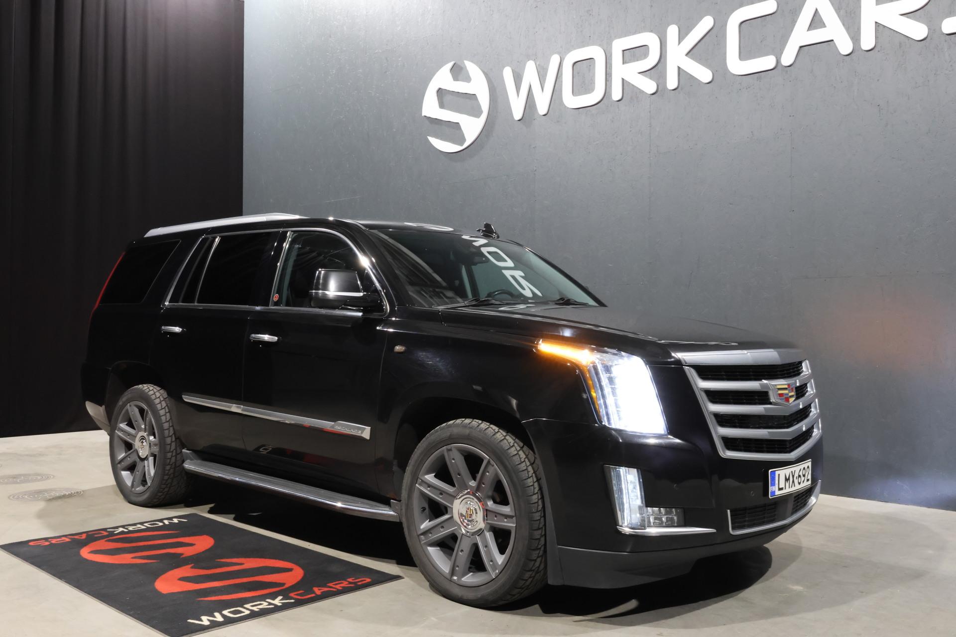CADILLAC Escalade 1