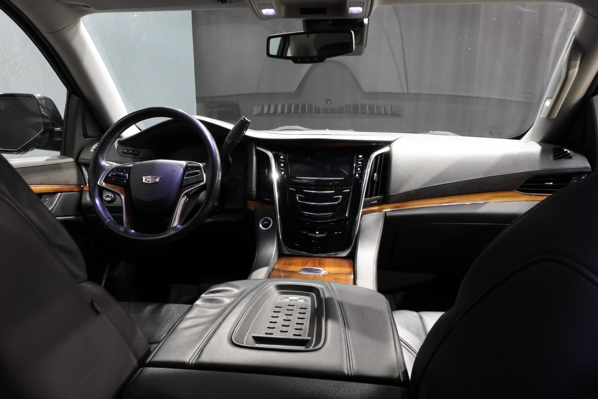 CADILLAC Escalade 13