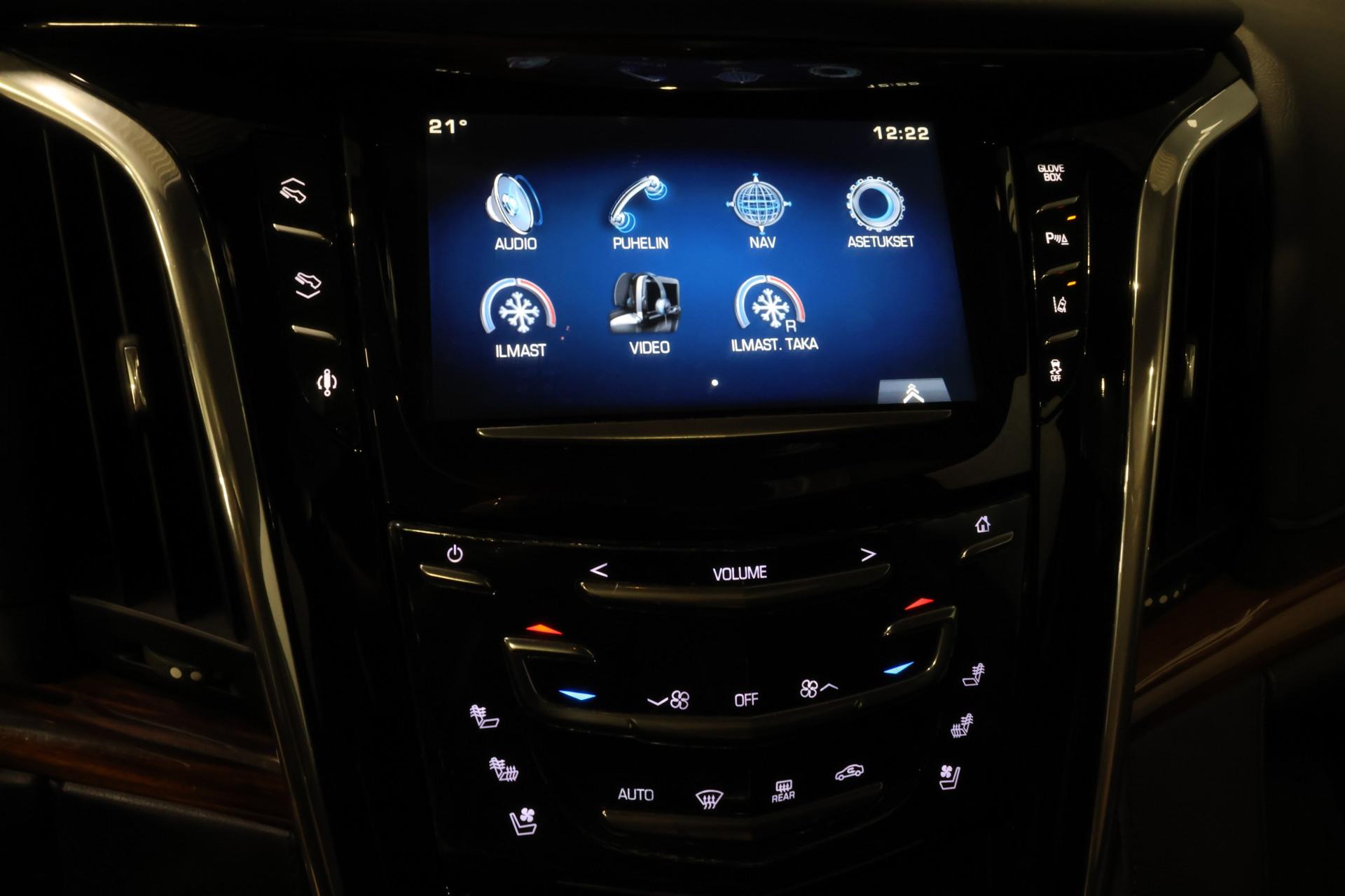 CADILLAC Escalade 14