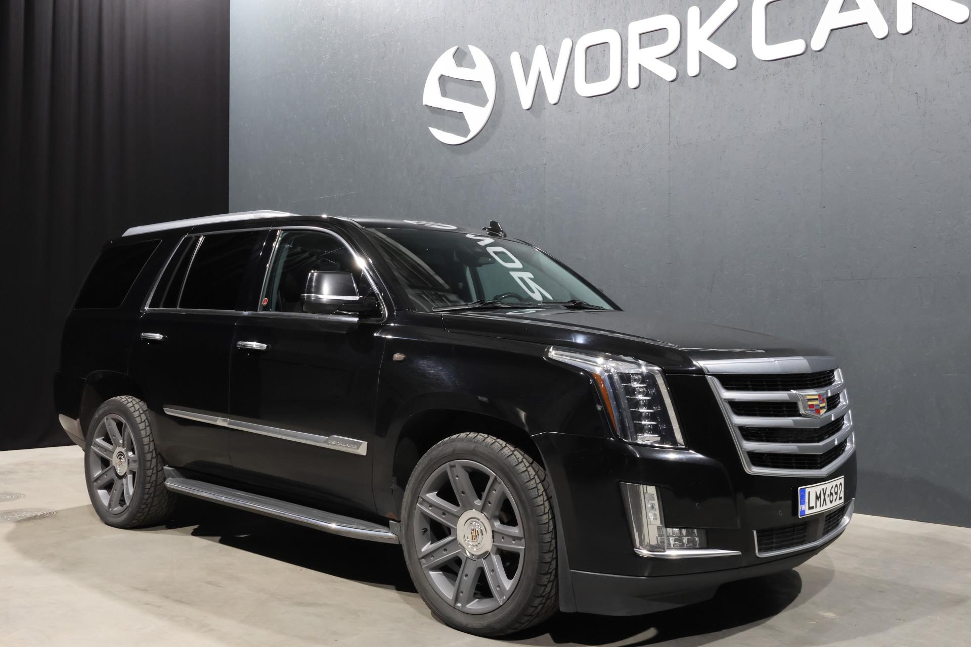 CADILLAC Escalade 2