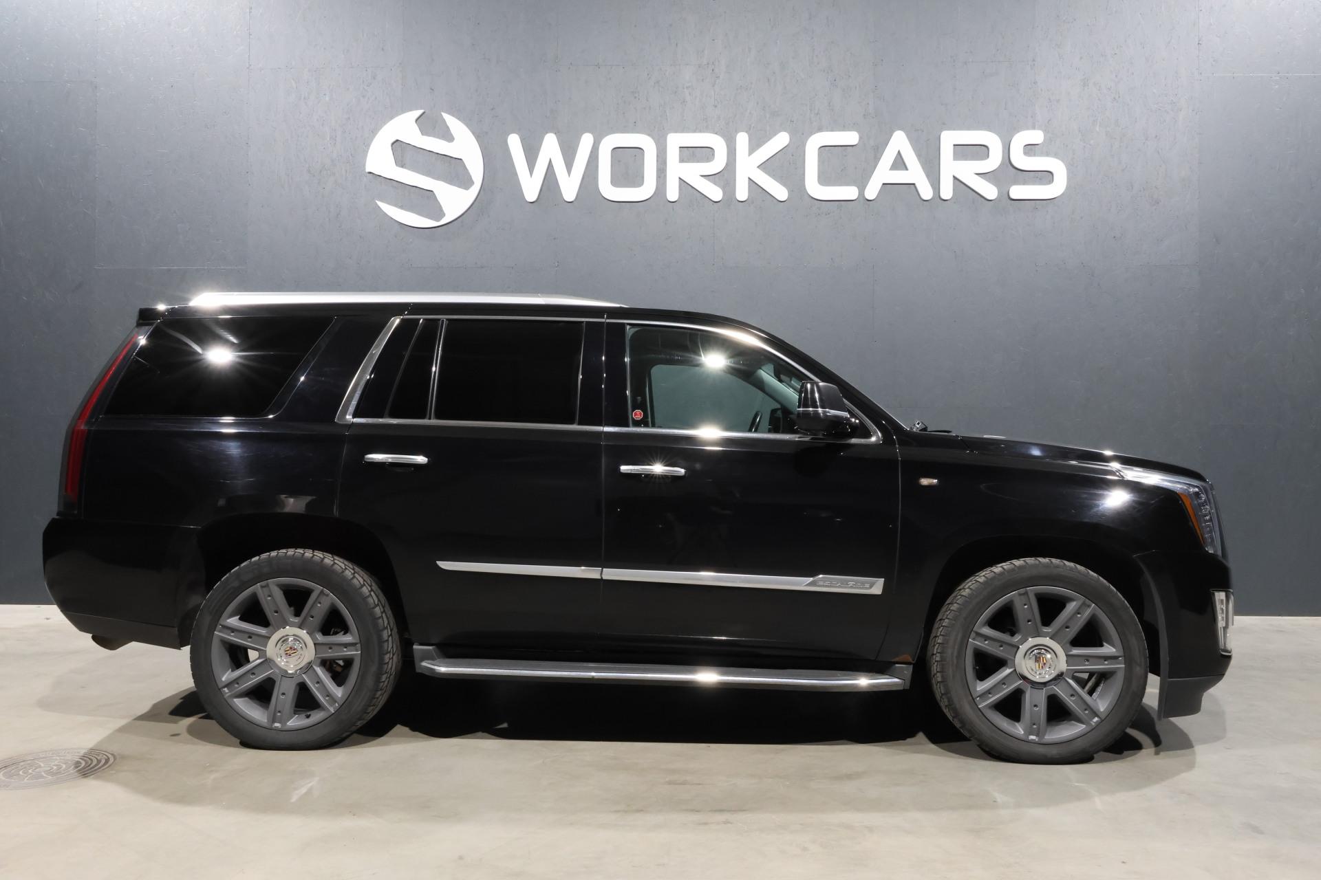 CADILLAC Escalade 3