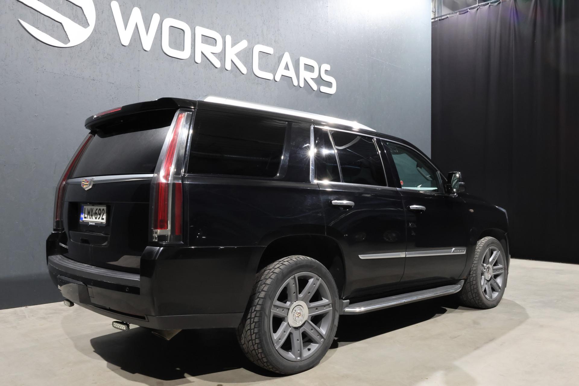 CADILLAC Escalade 4