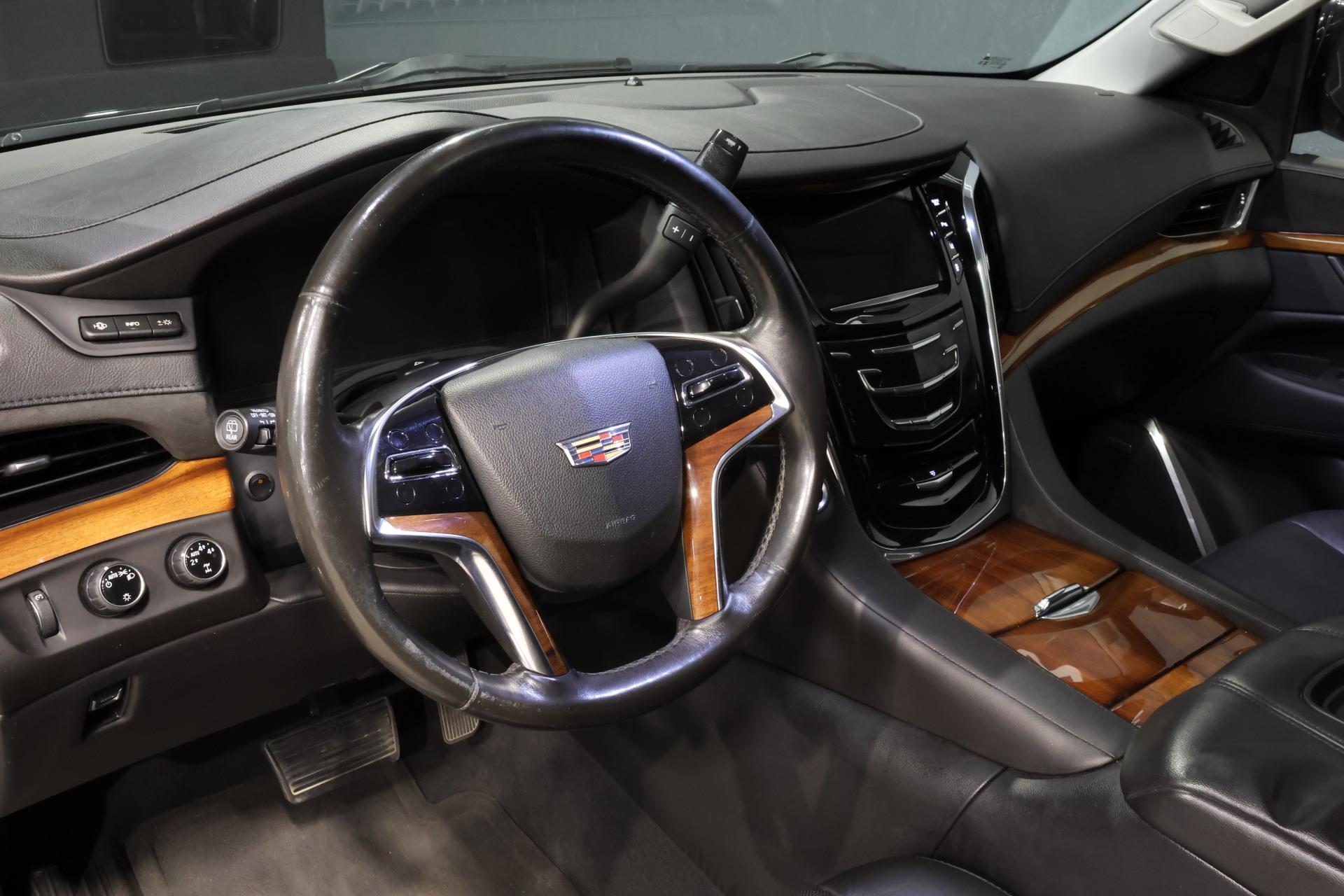 CADILLAC Escalade 9