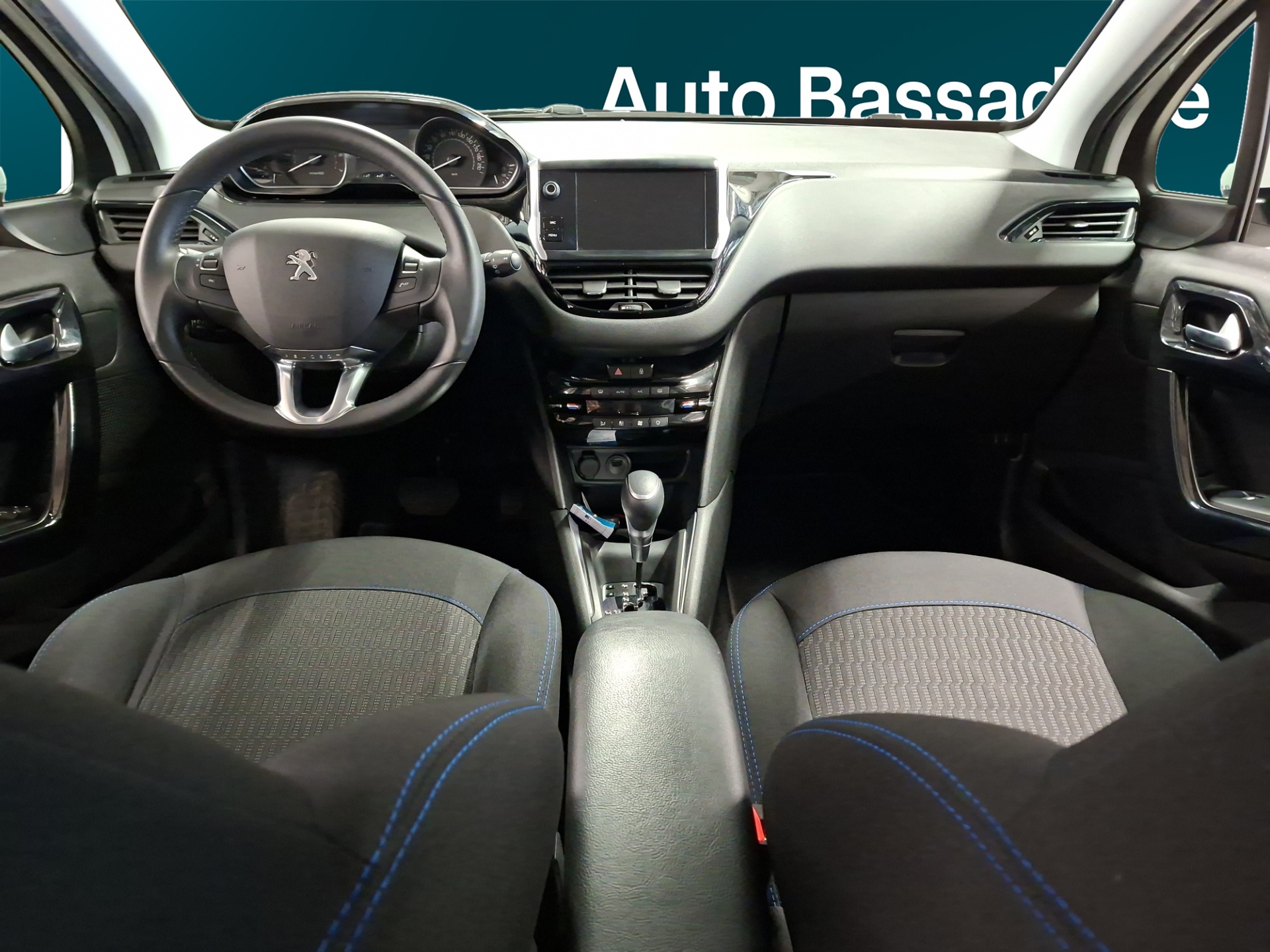 PEUGEOT 208 2019