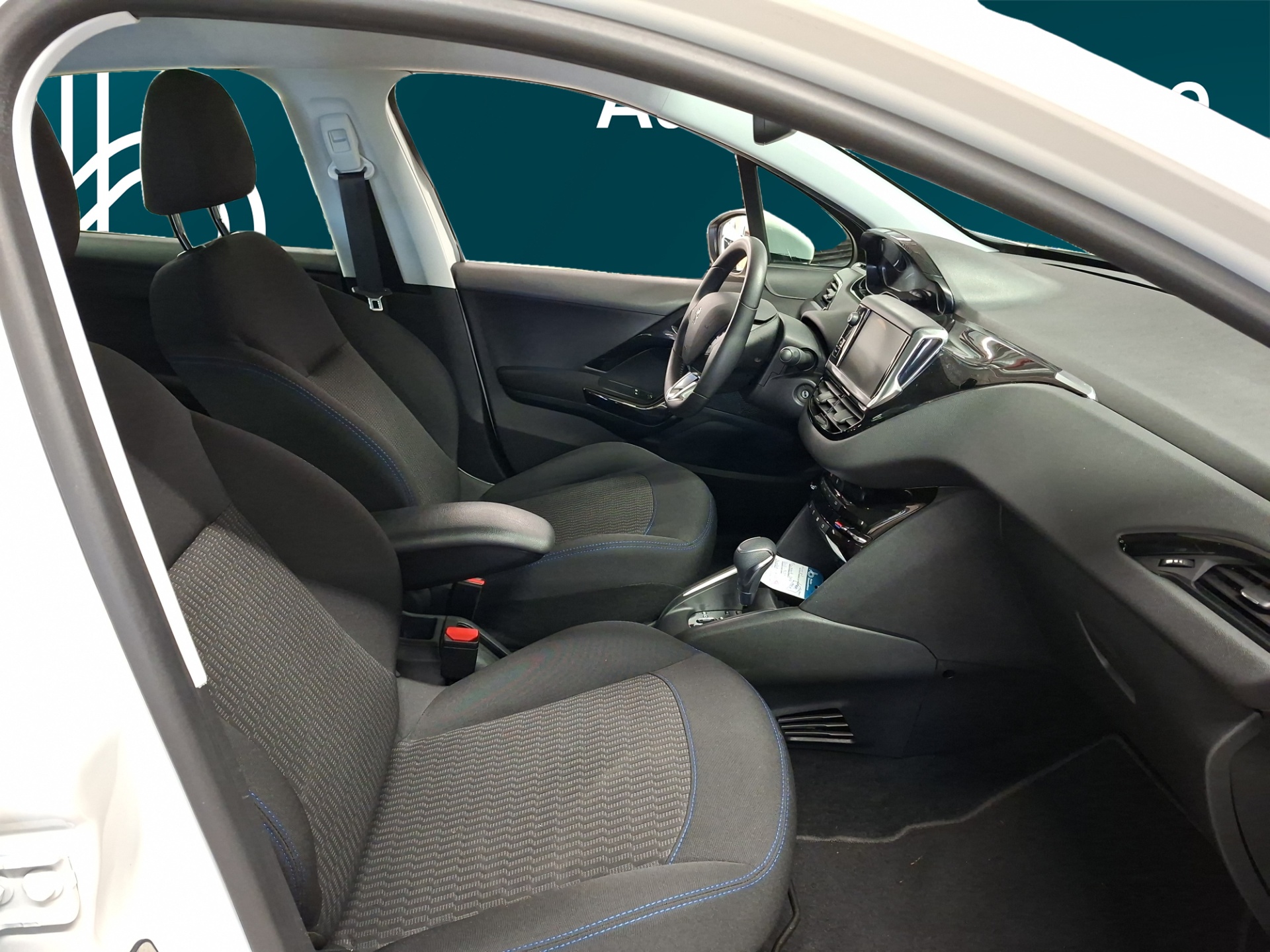 PEUGEOT 208 2019