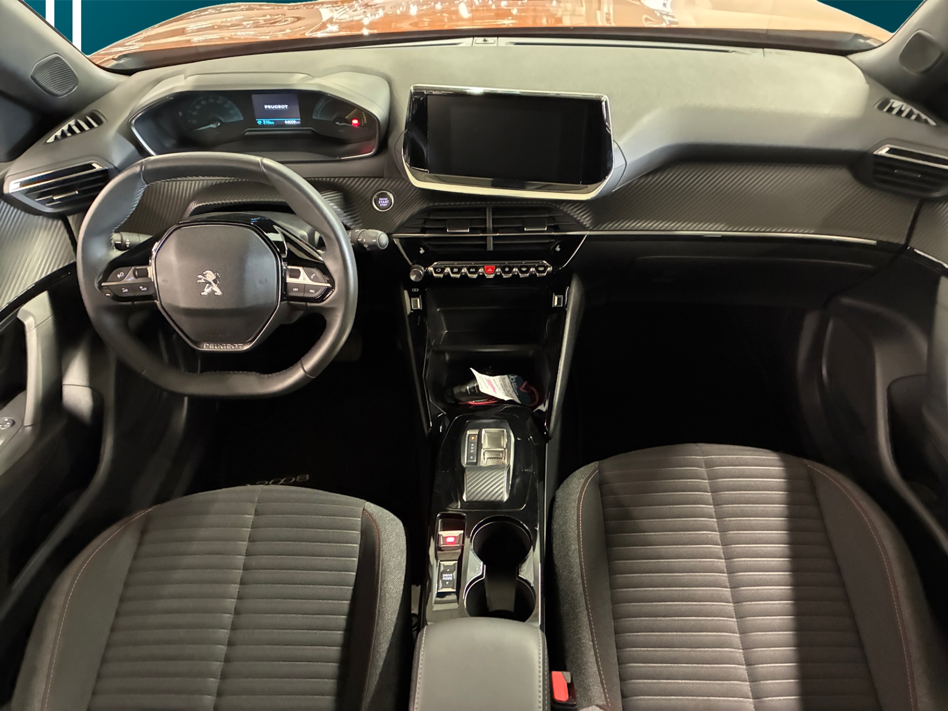 PEUGEOT e-2008 2023