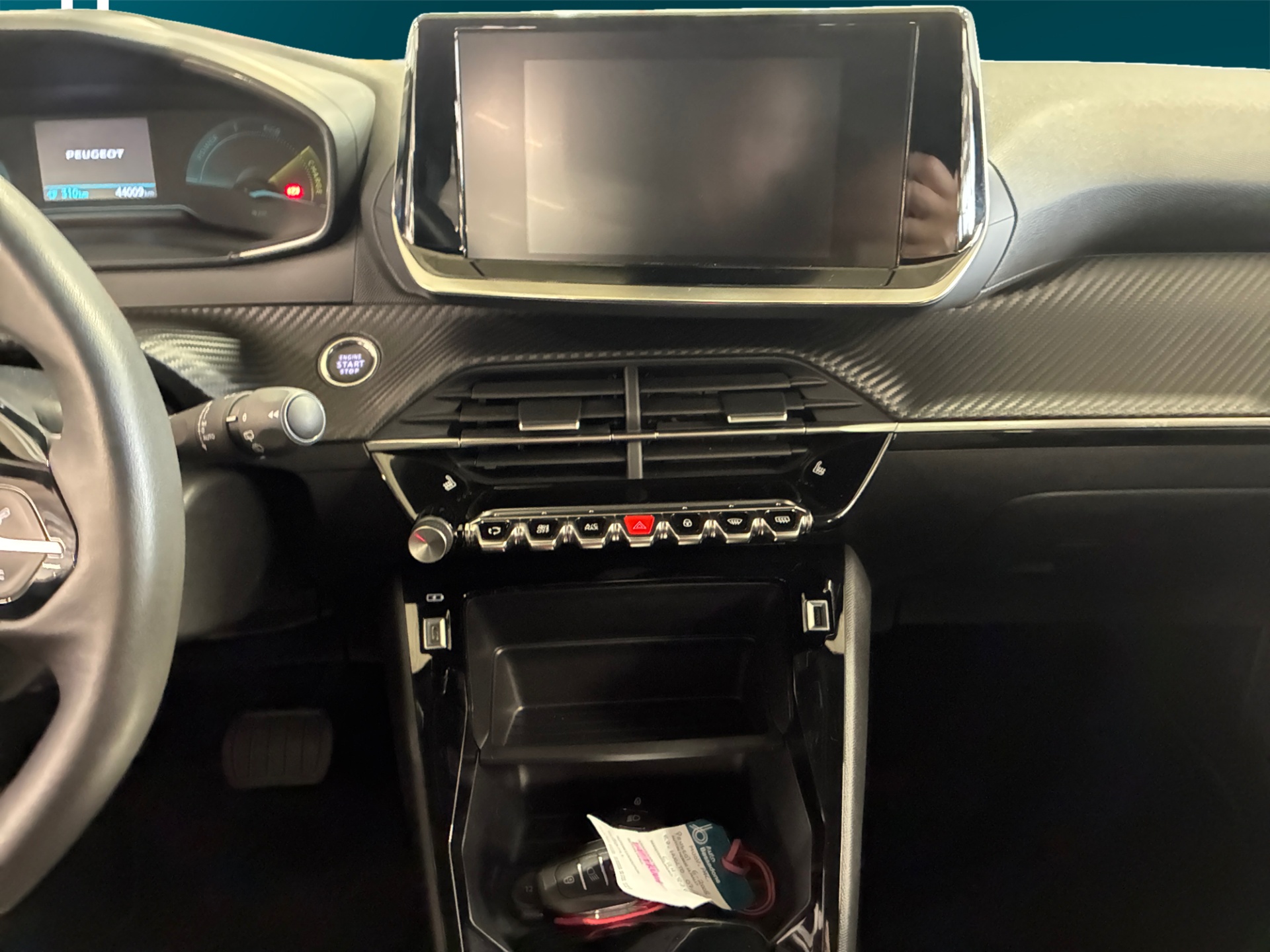 PEUGEOT e-2008 2023