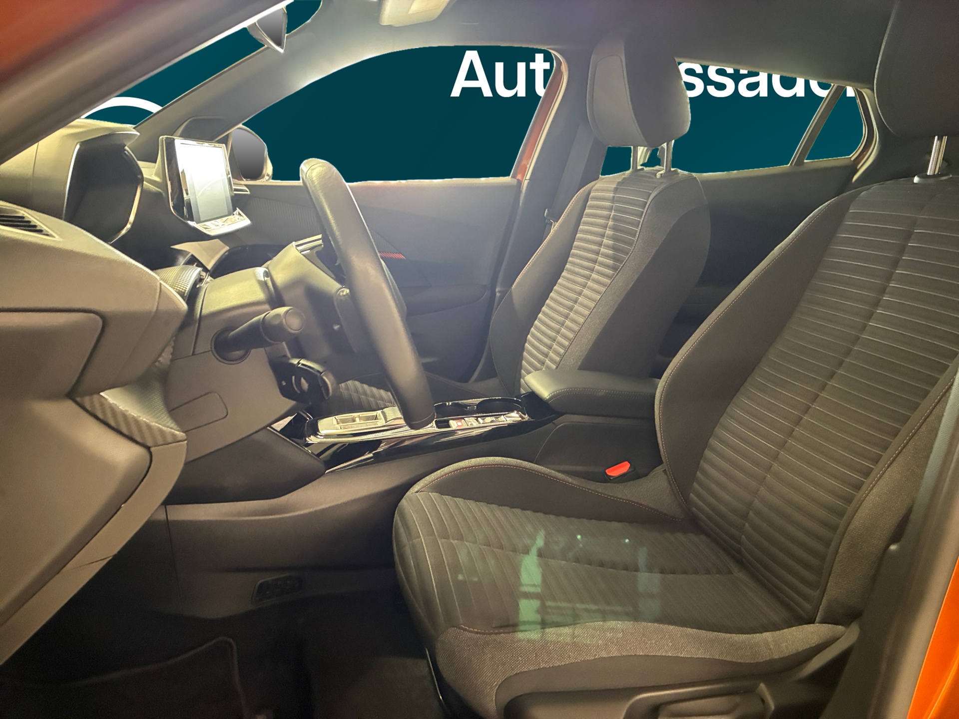 PEUGEOT e-2008 2023