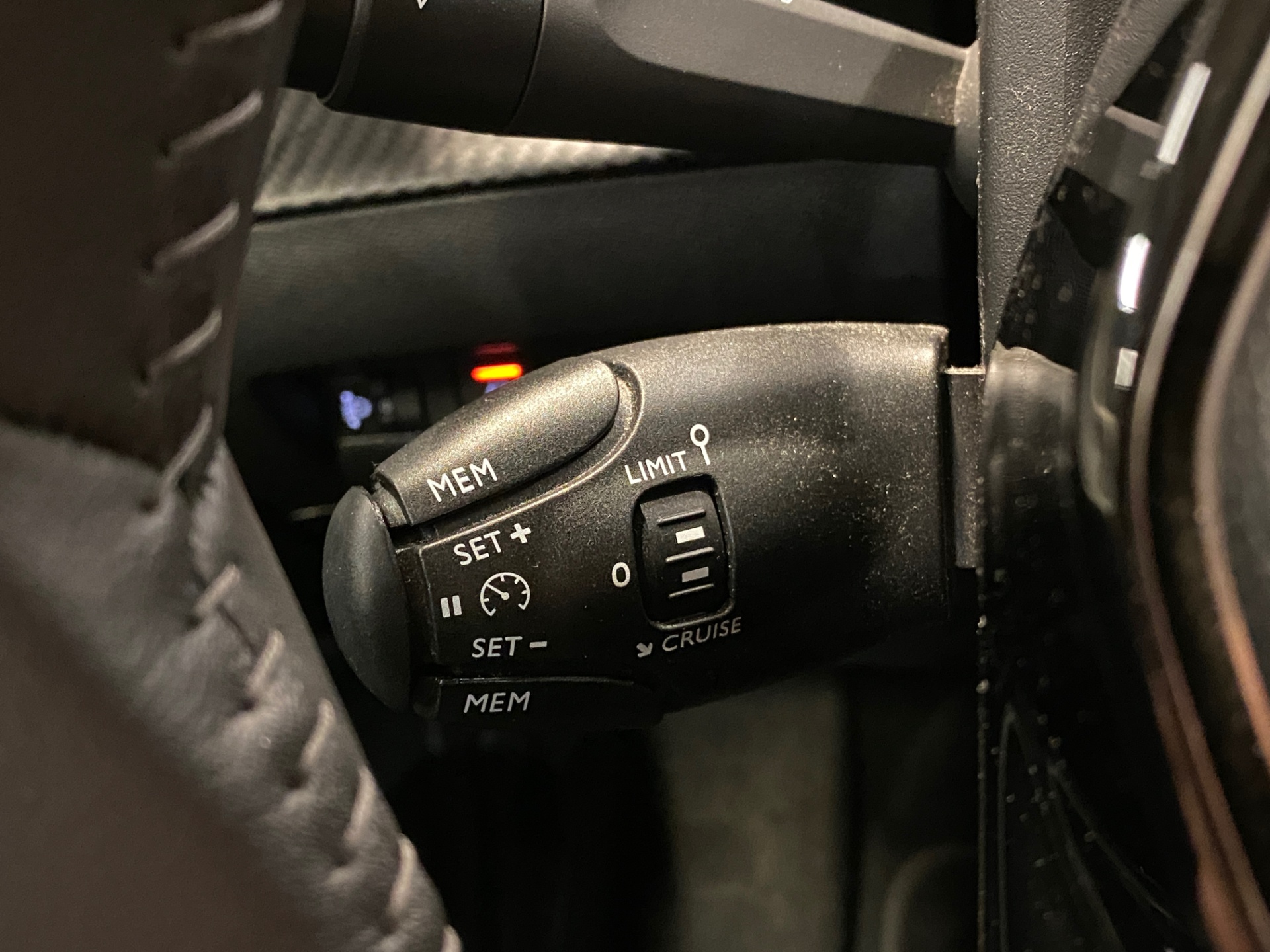 Peugeot e-2008 2023
