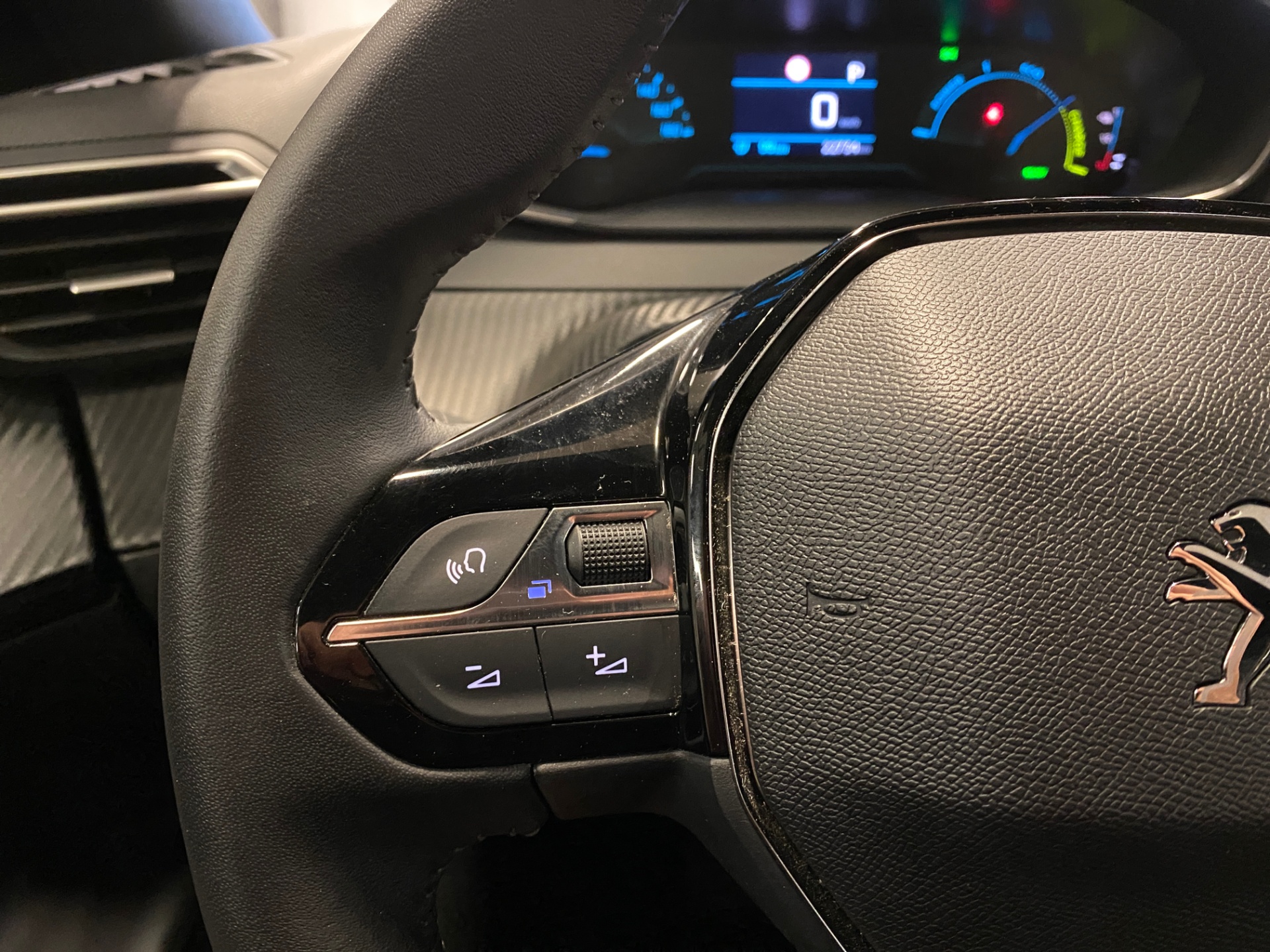 Peugeot e-2008 2023