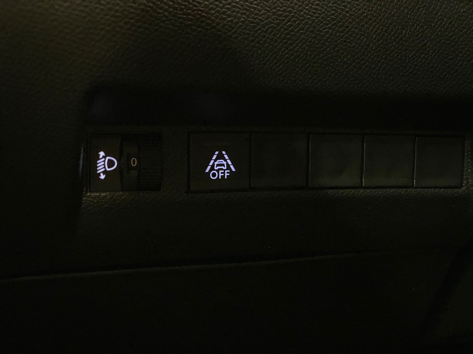 Peugeot e-2008 2023