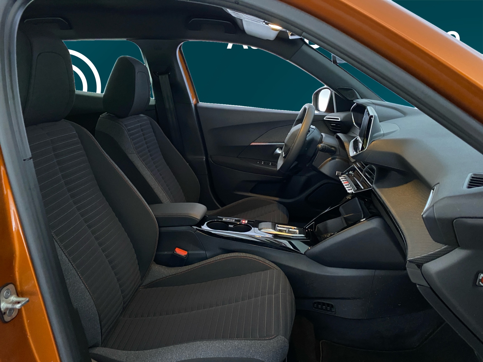 PEUGEOT e-2008 2023
