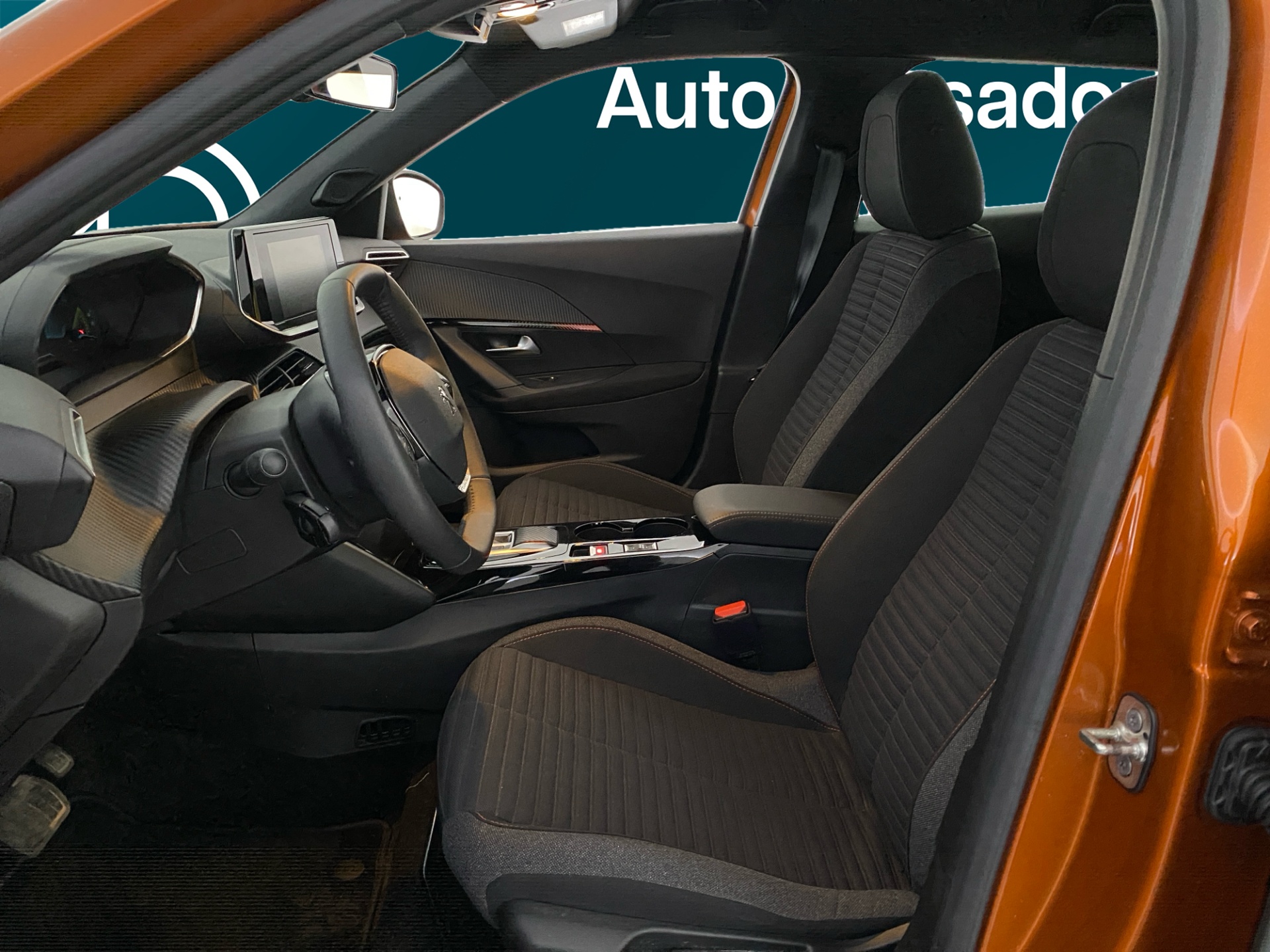 PEUGEOT e-2008 2023