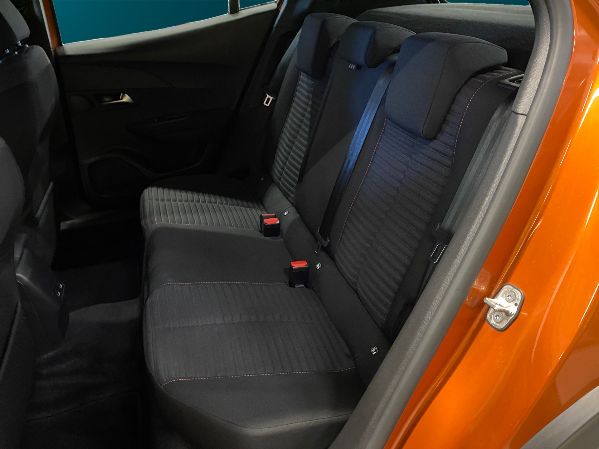 Peugeot e-2008 2023