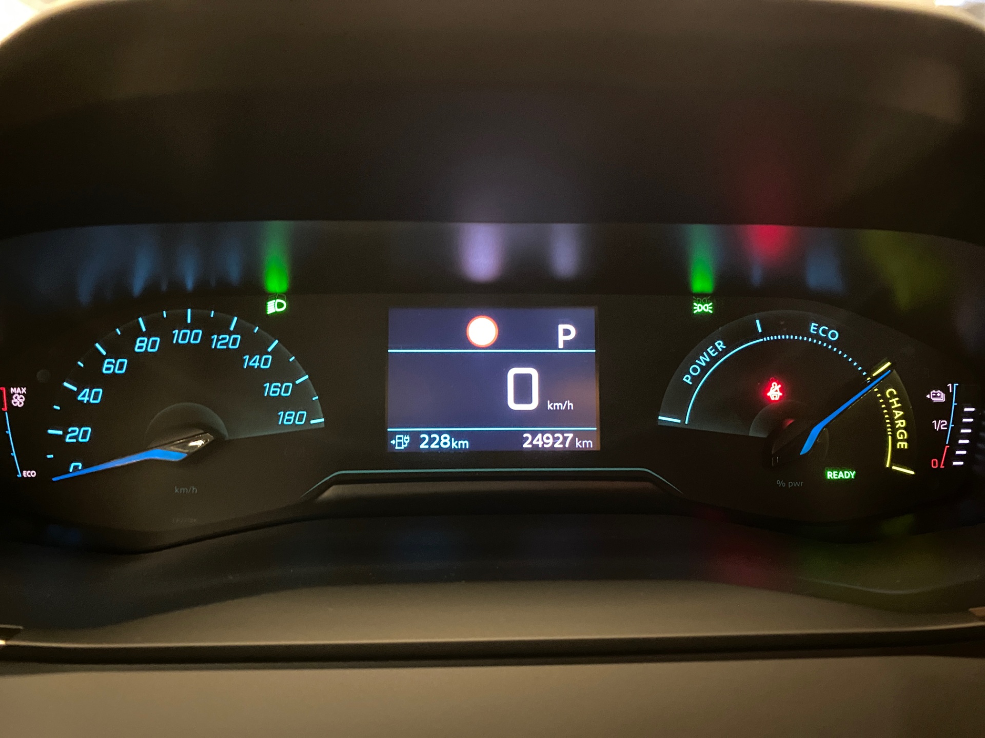 Peugeot e-2008 2023