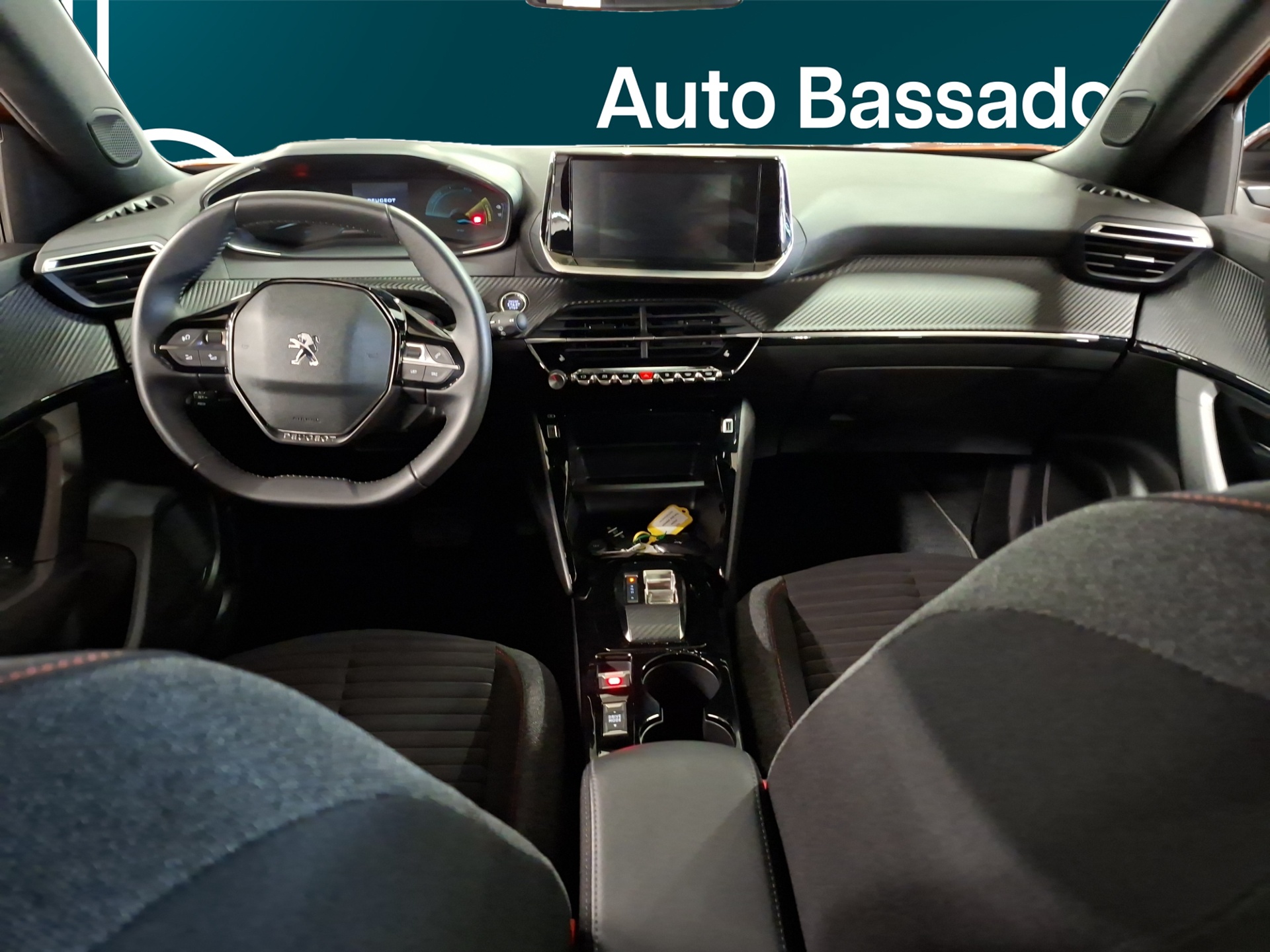 PEUGEOT e-2008 2023