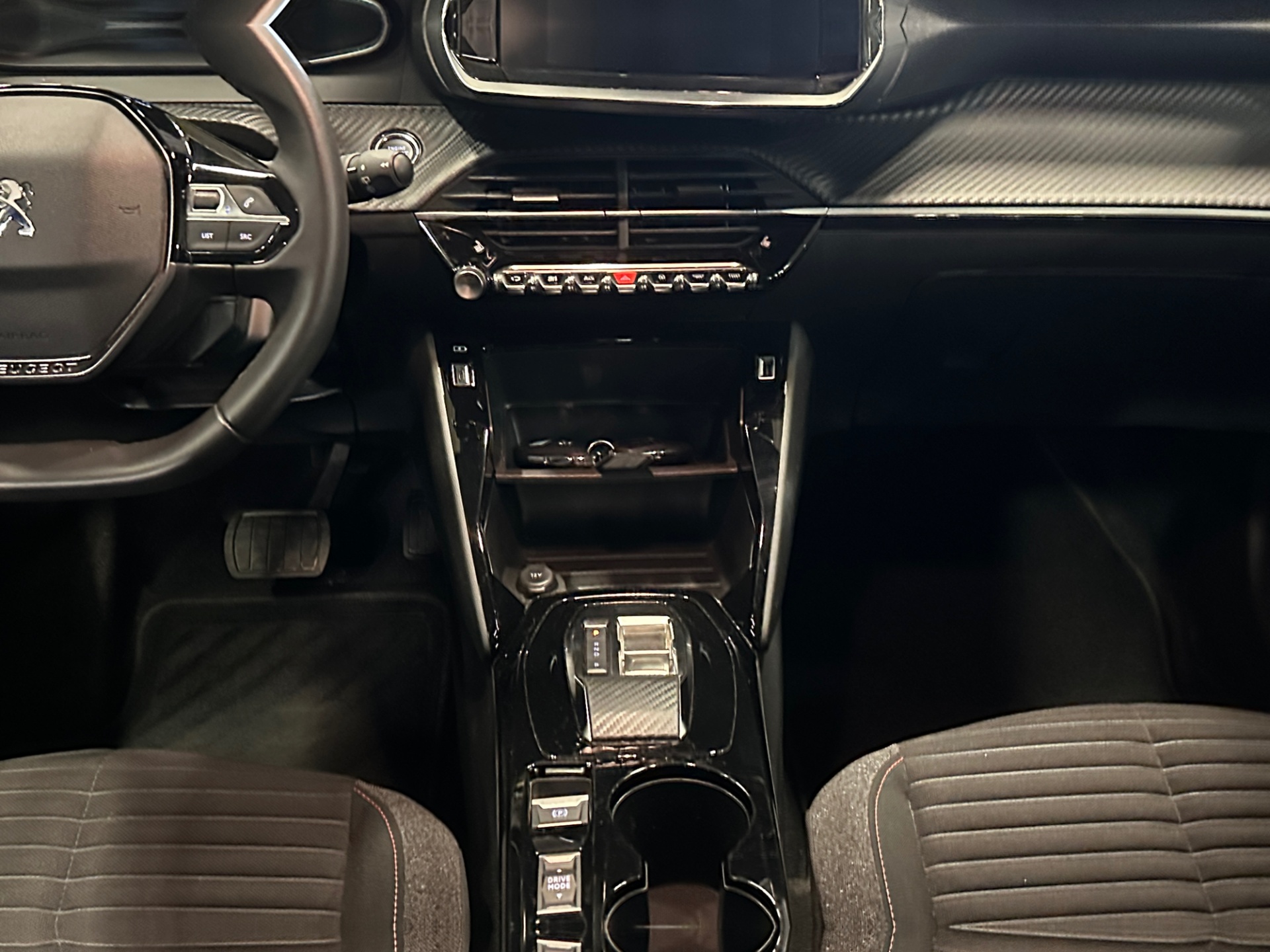 Peugeot e-2008 2023