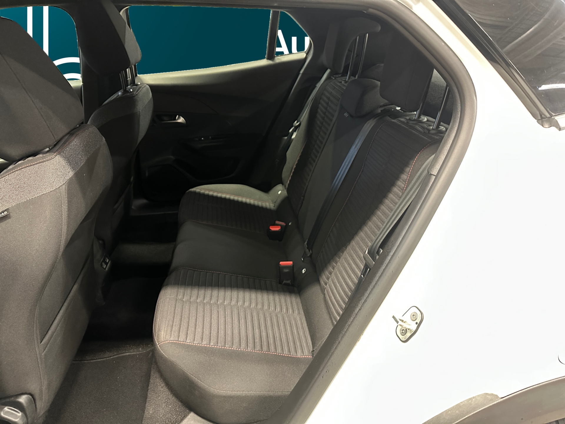 Peugeot e-2008 2023