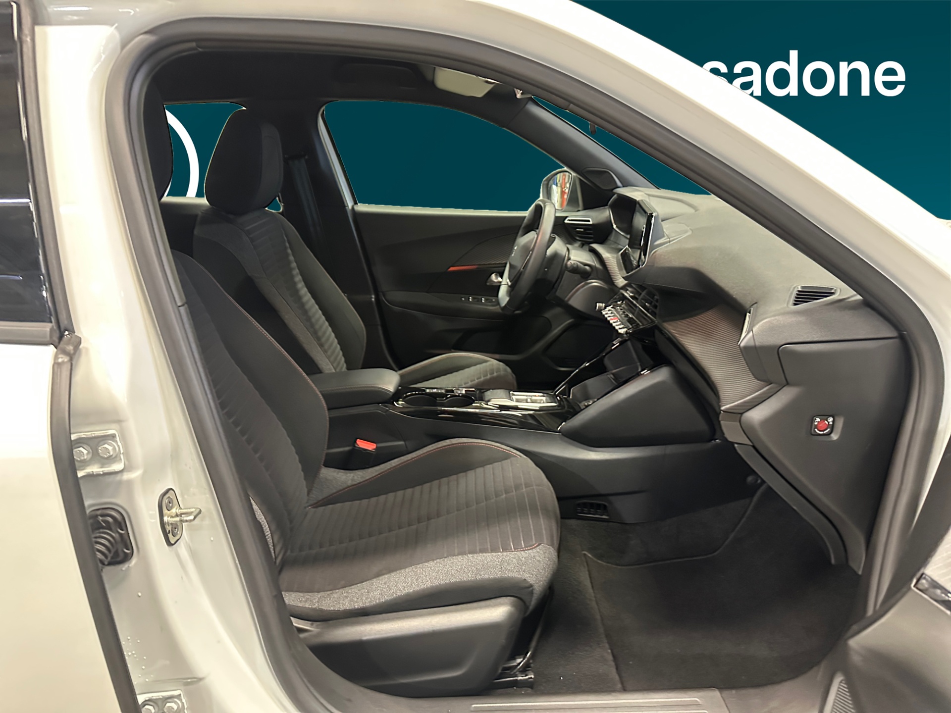 Peugeot e-2008 2023