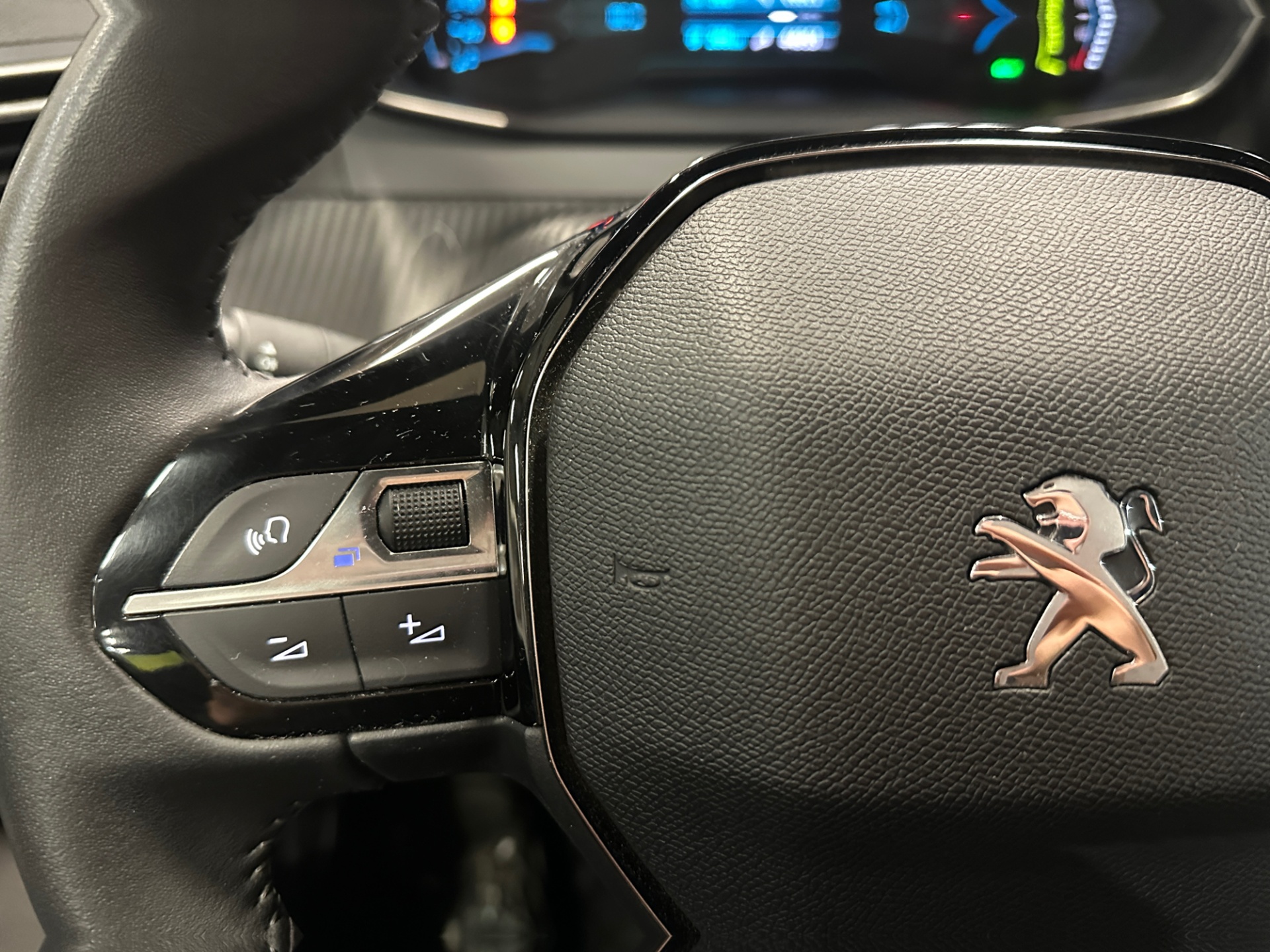 Peugeot e-2008 2023