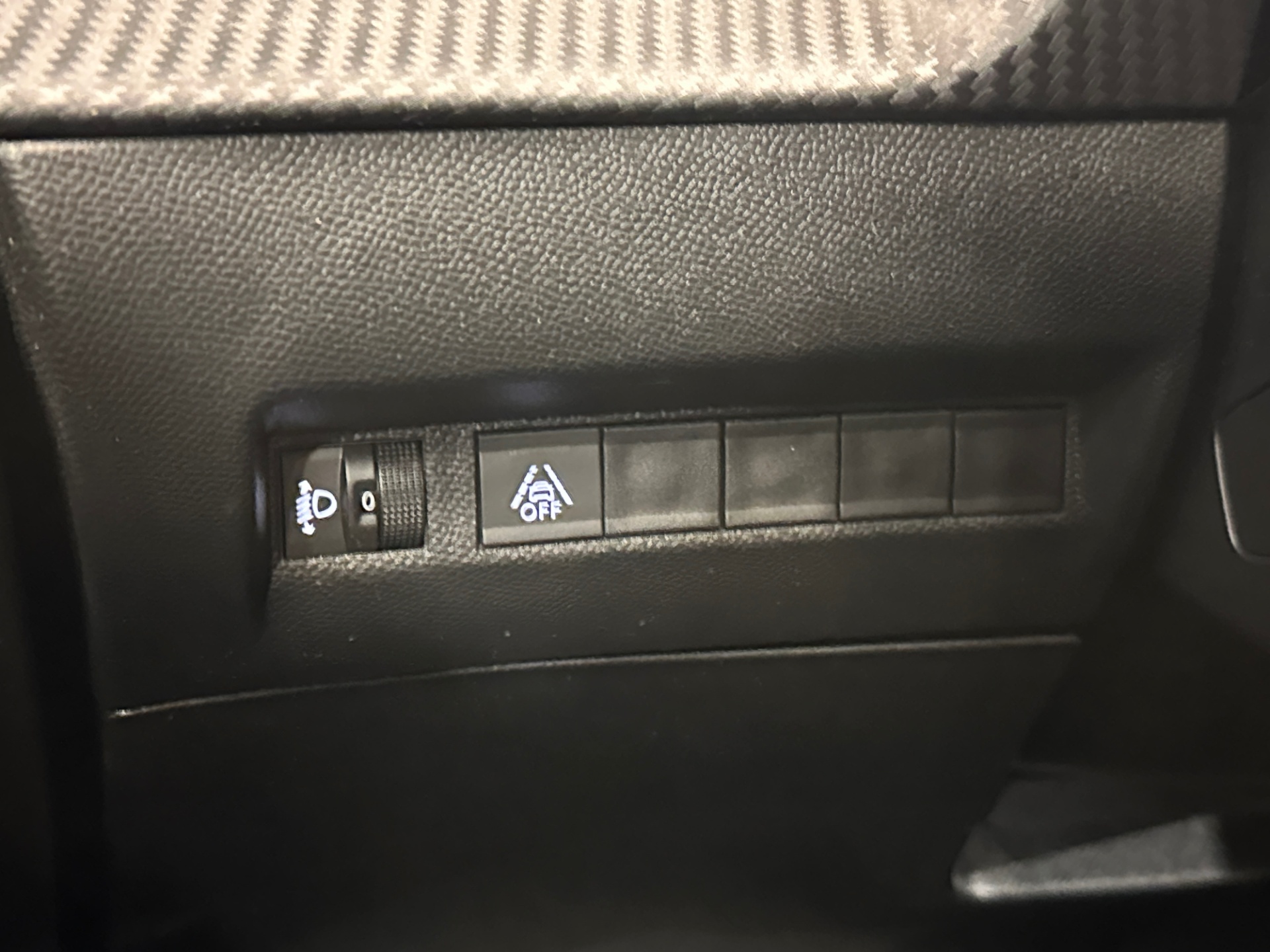 Peugeot e-2008 2023