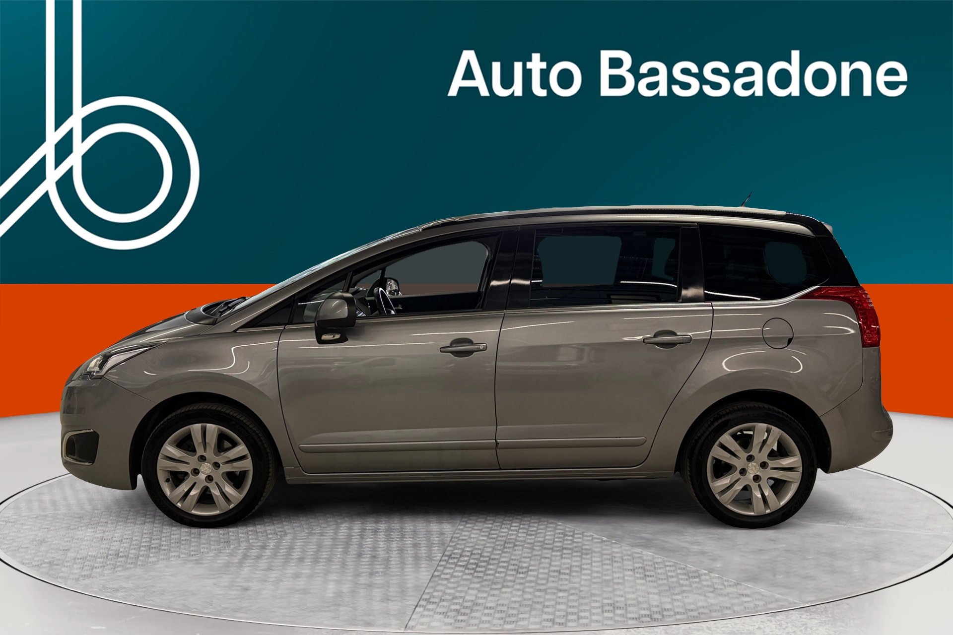 Peugeot 5008 2015