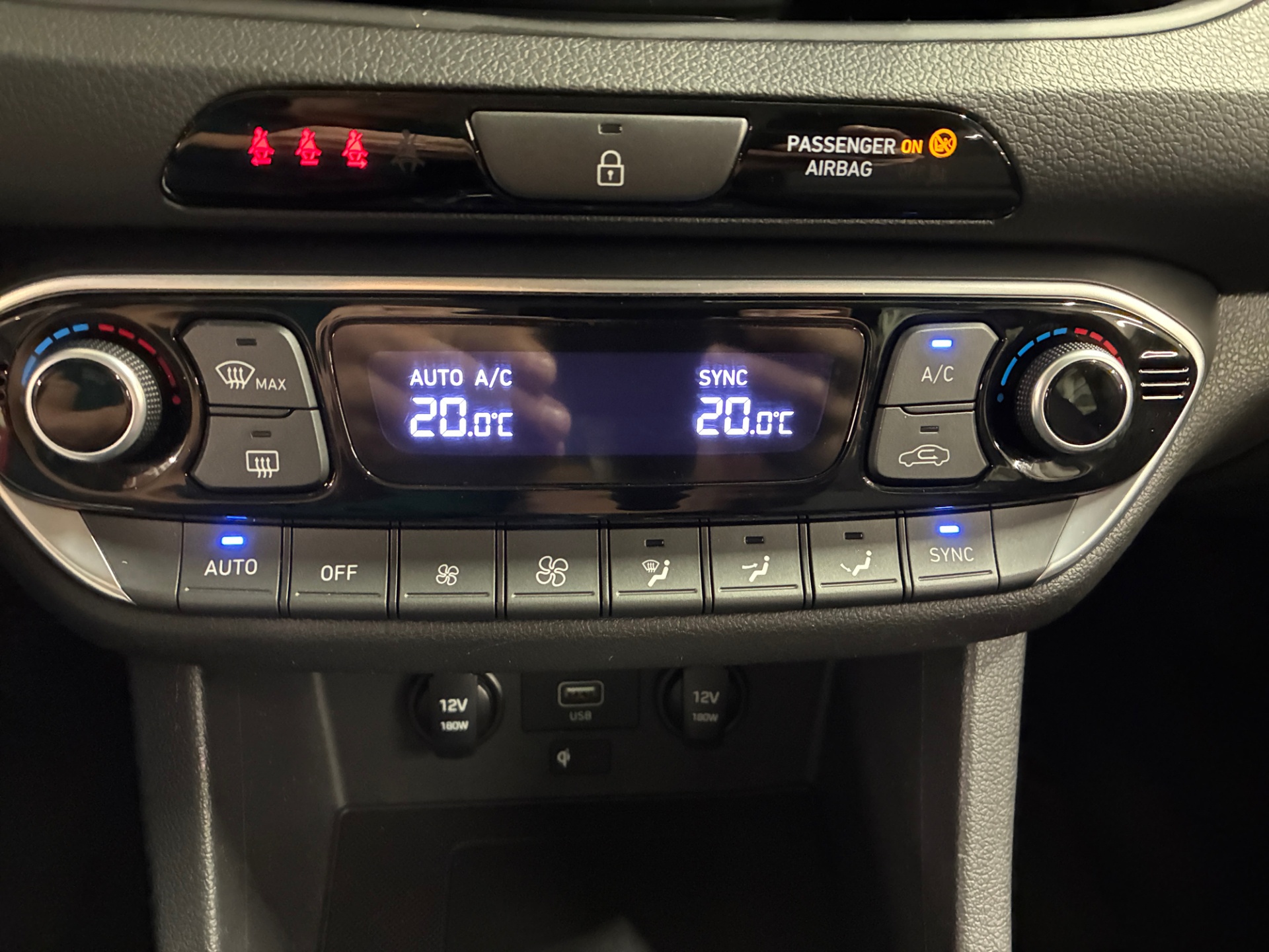 HYUNDAI i30 Hatchback 2023