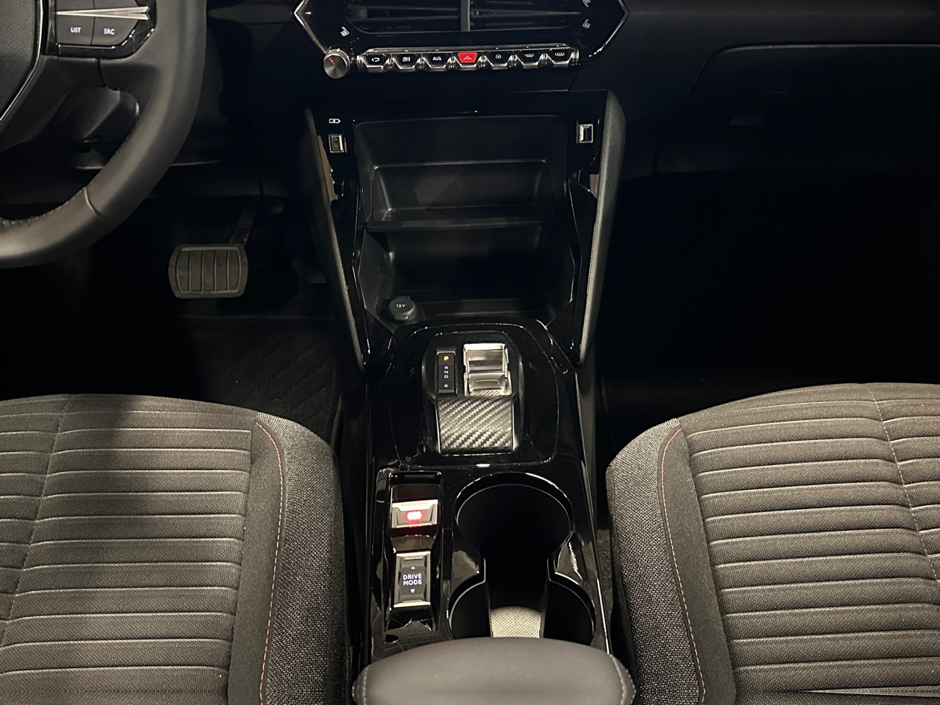 Peugeot e-2008 2023