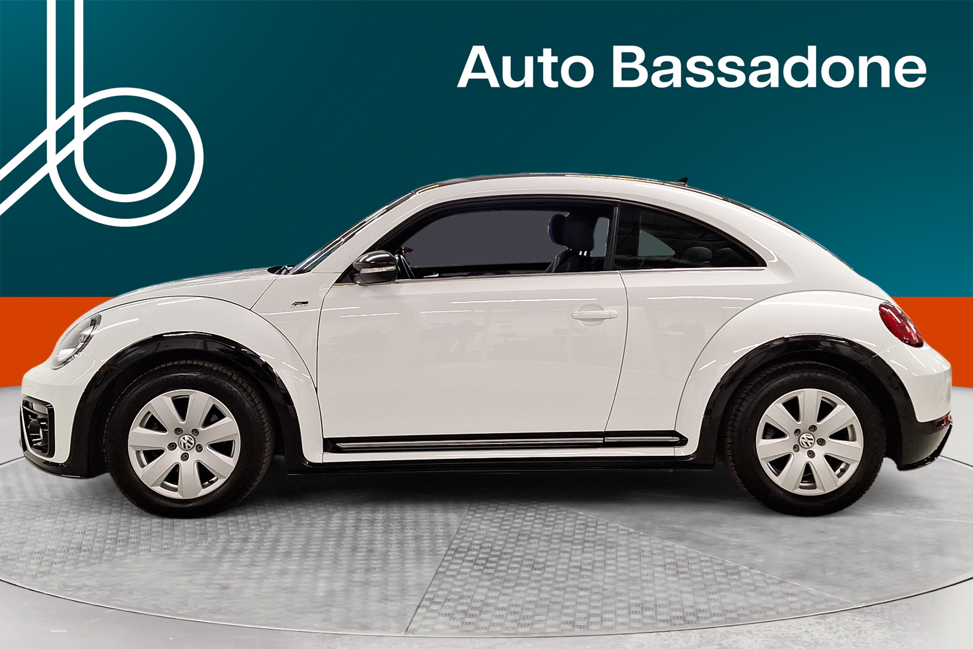 VOLKSWAGEN Beetle 2017
