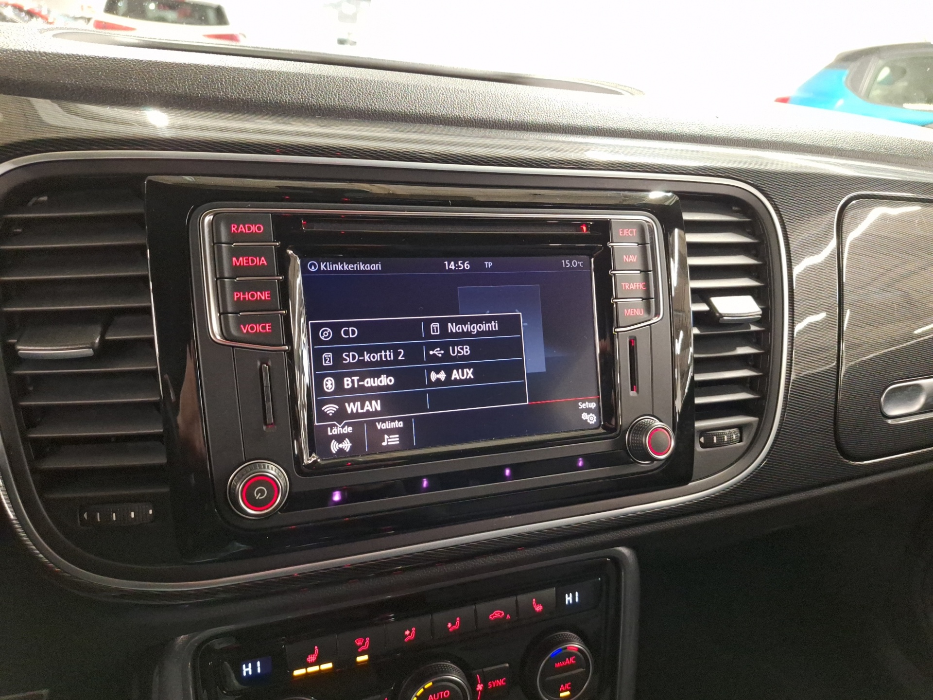 VOLKSWAGEN Beetle 2017