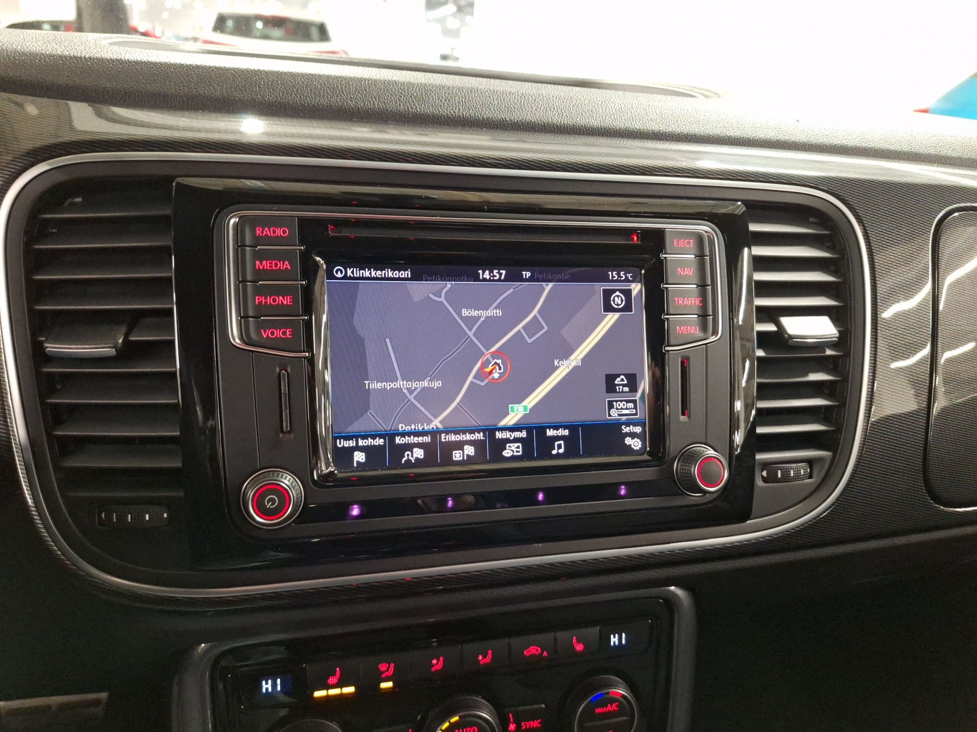 VOLKSWAGEN Beetle 2017