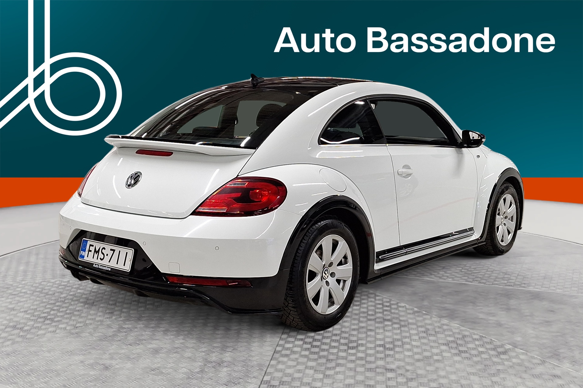 VOLKSWAGEN Beetle 2017
