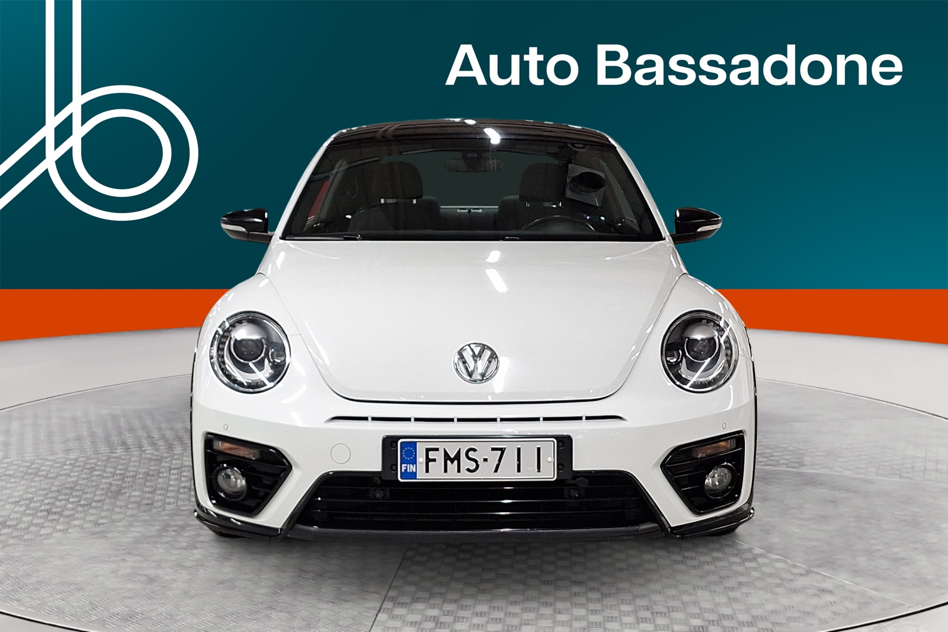 VOLKSWAGEN Beetle 2017