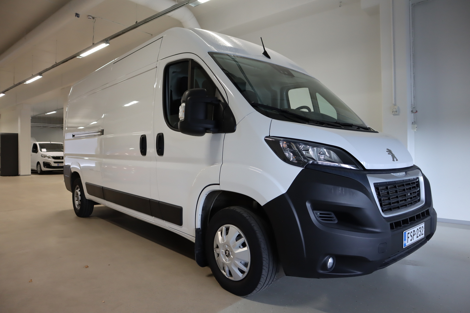 PEUGEOT Boxer 2023