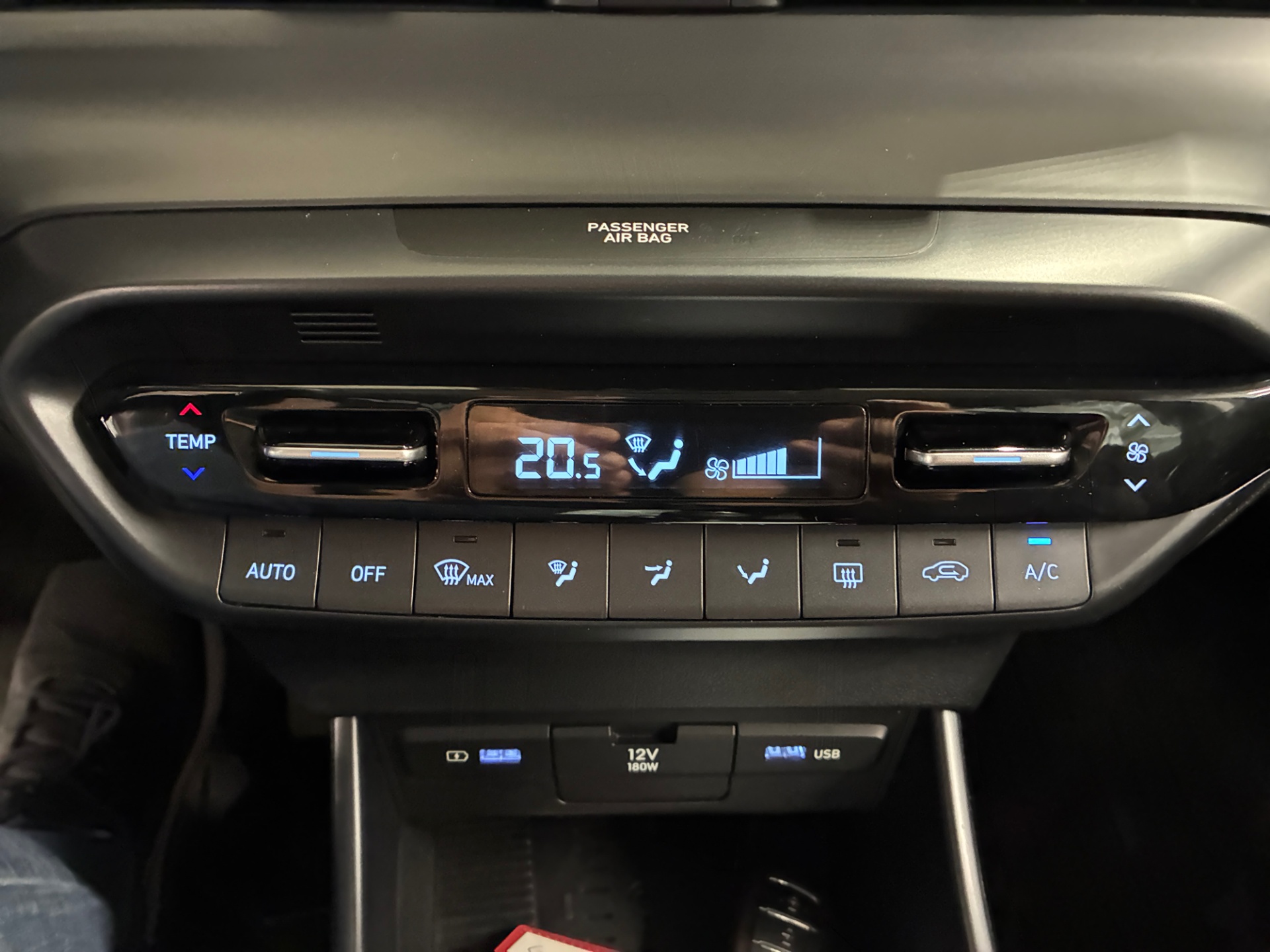 HYUNDAI i20 Hatchback 2022