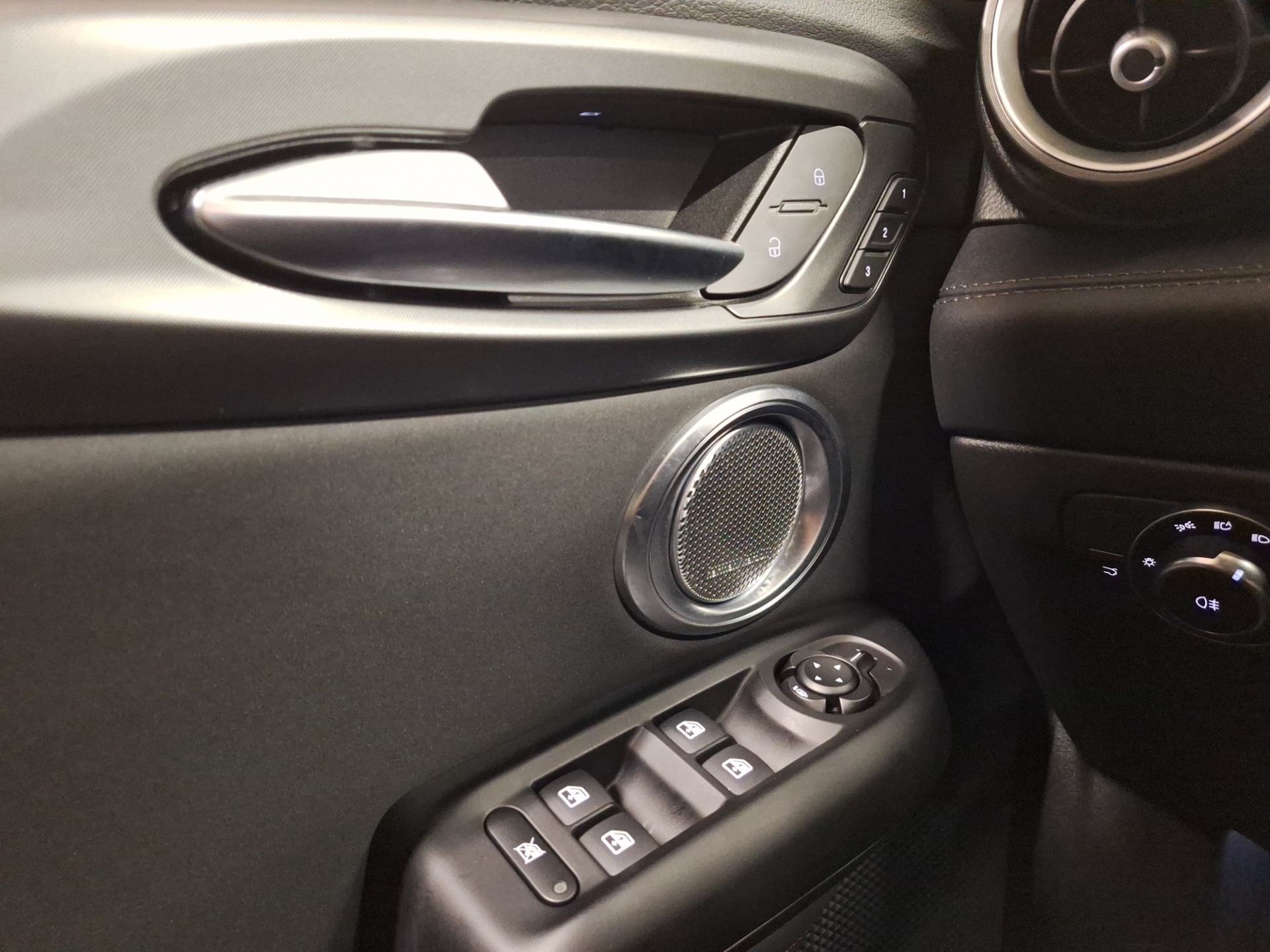 Alfa Romeo Tonale 2024