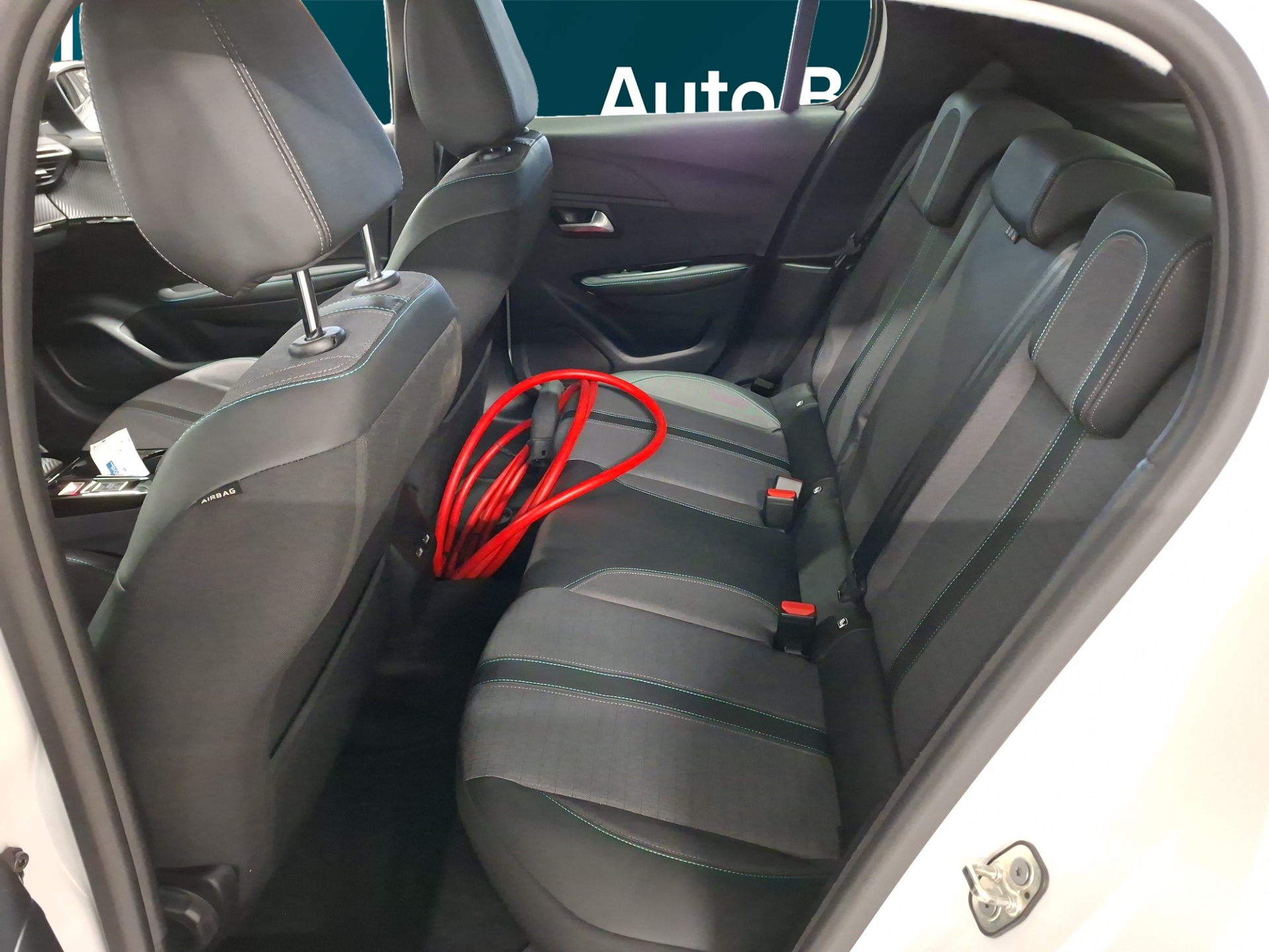 PEUGEOT e-208 2023