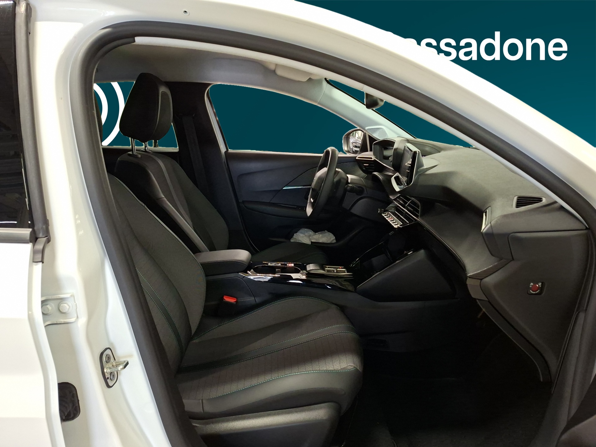PEUGEOT e-208 2023