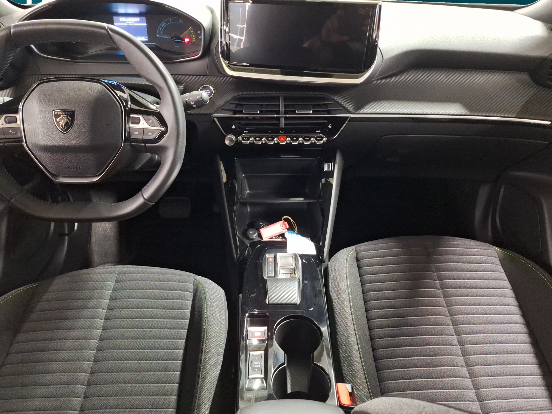 PEUGEOT e-2008 2023
