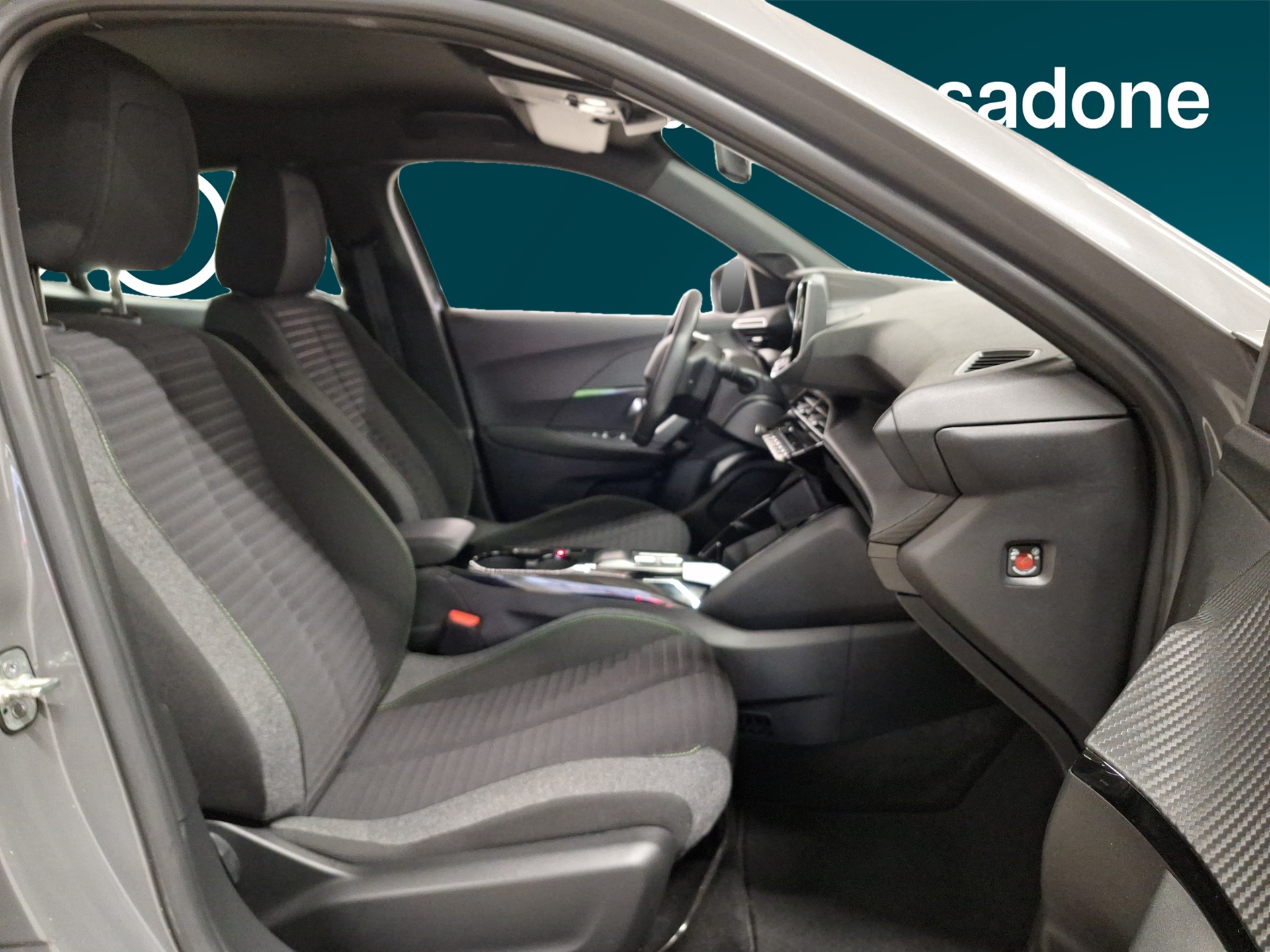 PEUGEOT e-2008 2023
