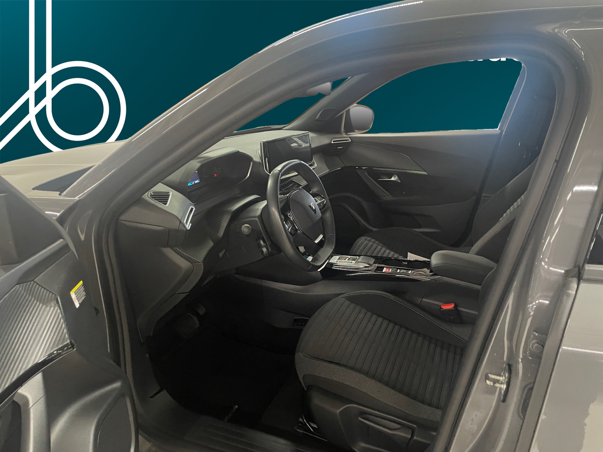 PEUGEOT e-2008 2023