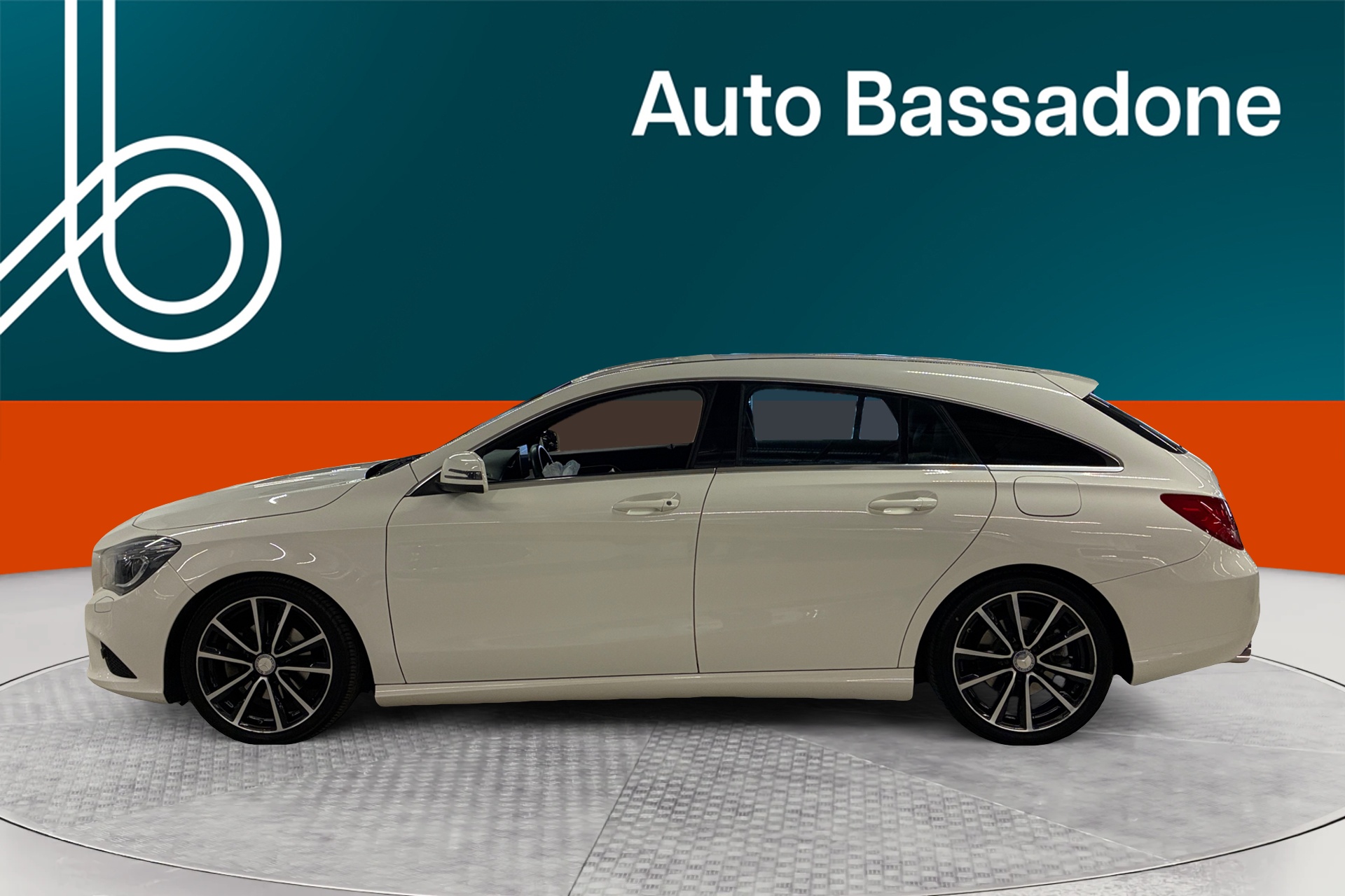 MERCEDES-BENZ CLA 2016